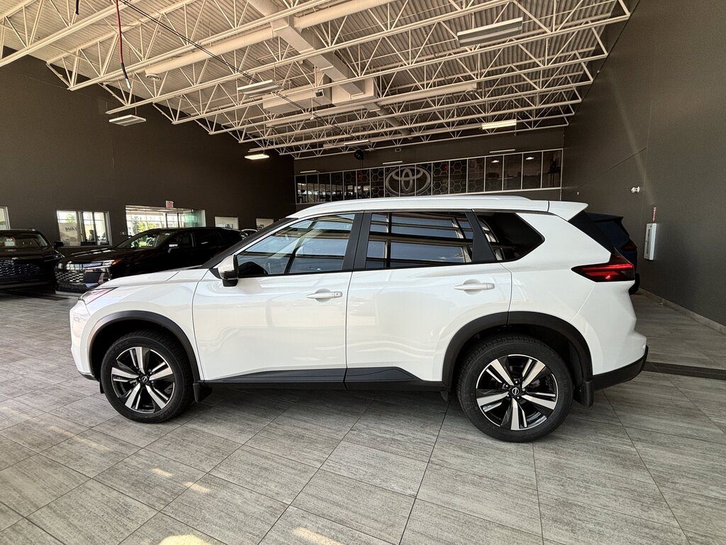 2024 Nissan Rogue - photo 2