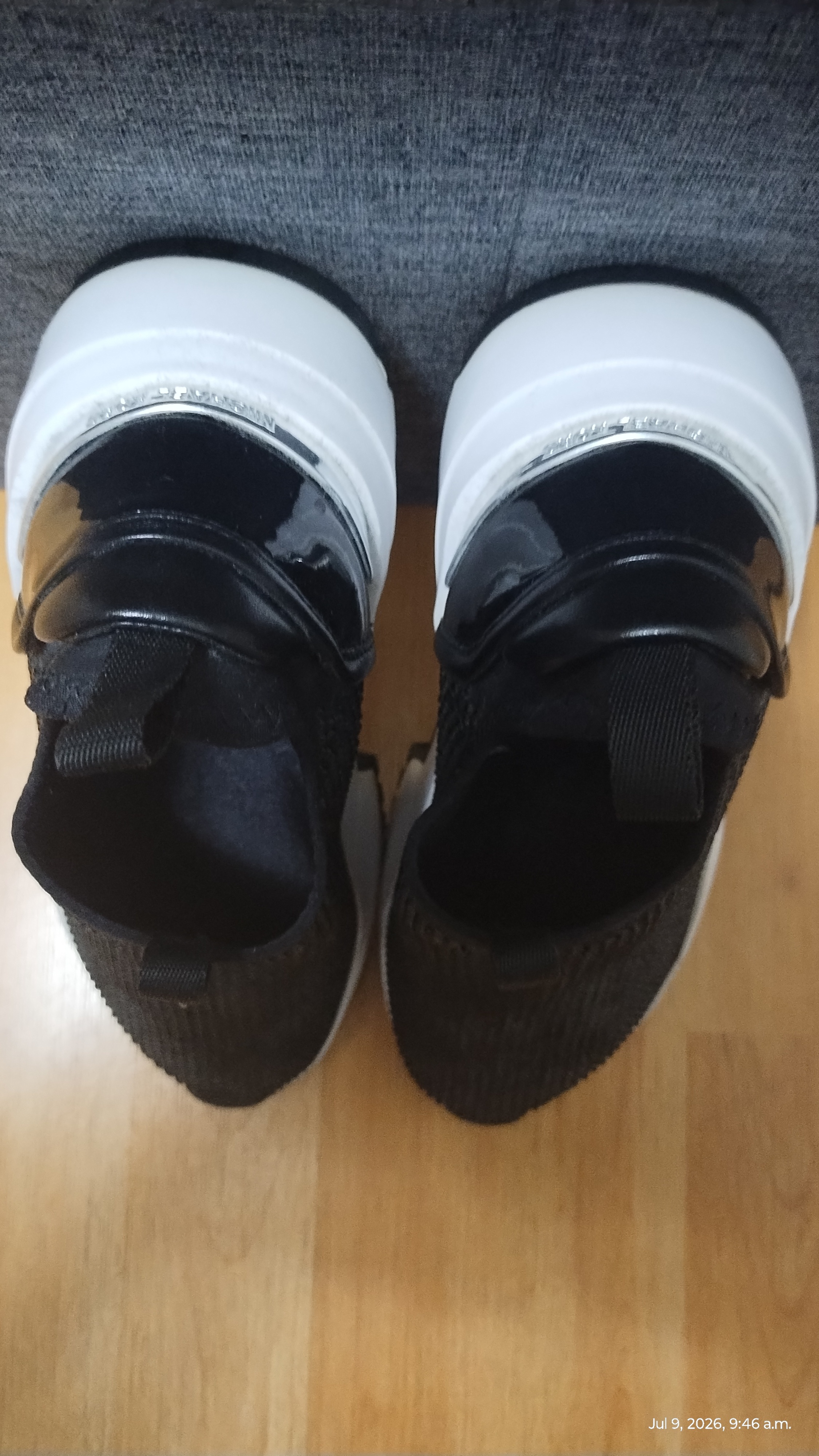 Michael Kors women's slip-on sneakers - photo 2