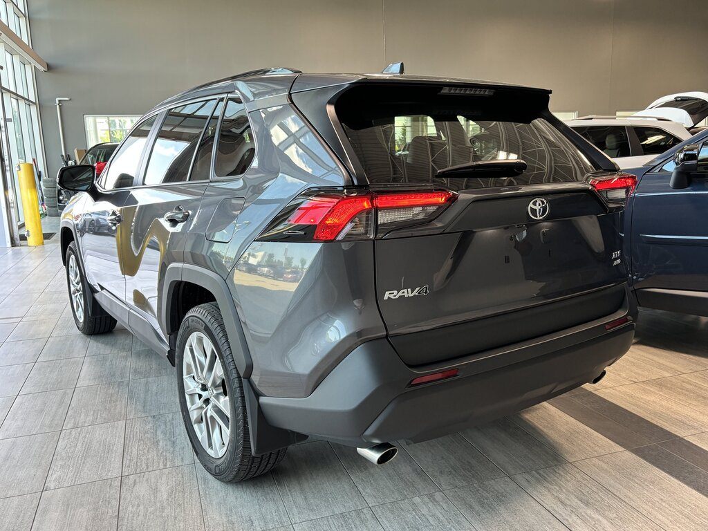 2025 Toyota RAV4 - photo 5
