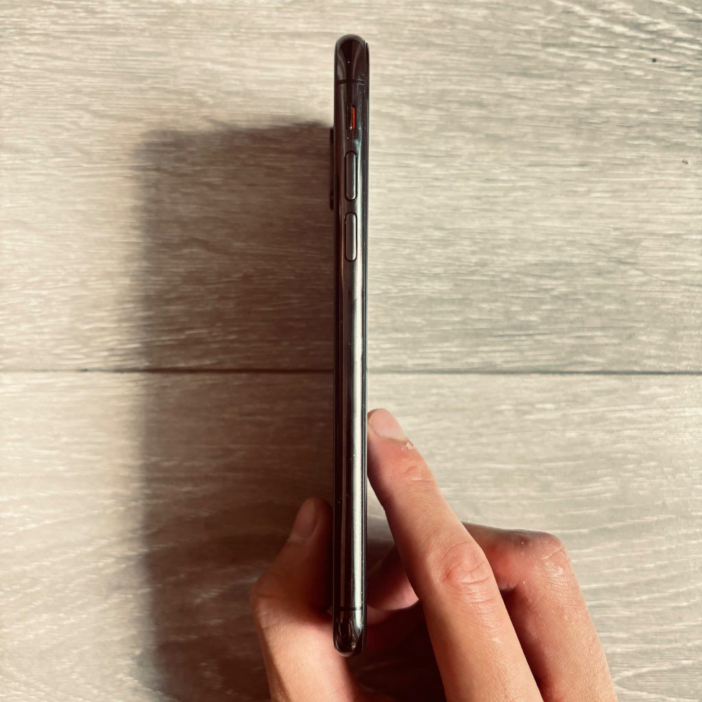 iPhone Xs - photo 5