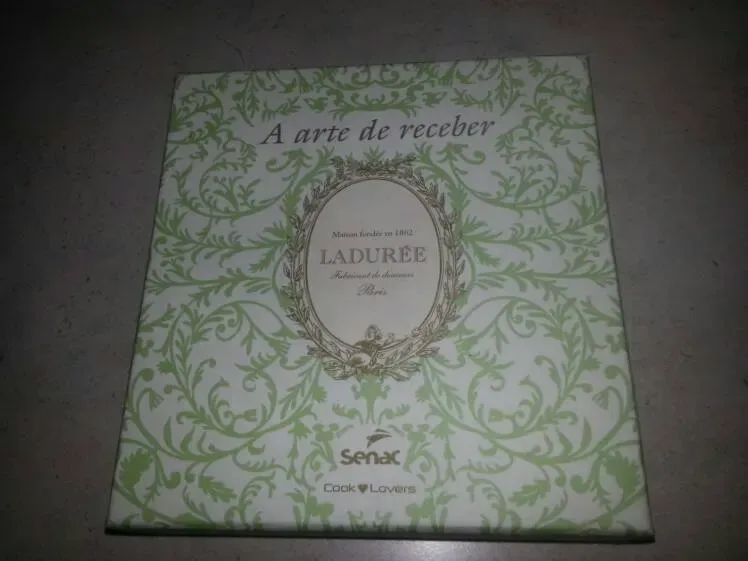 BNIB Giftable Ladurée Paris Collector's Book - photo 3