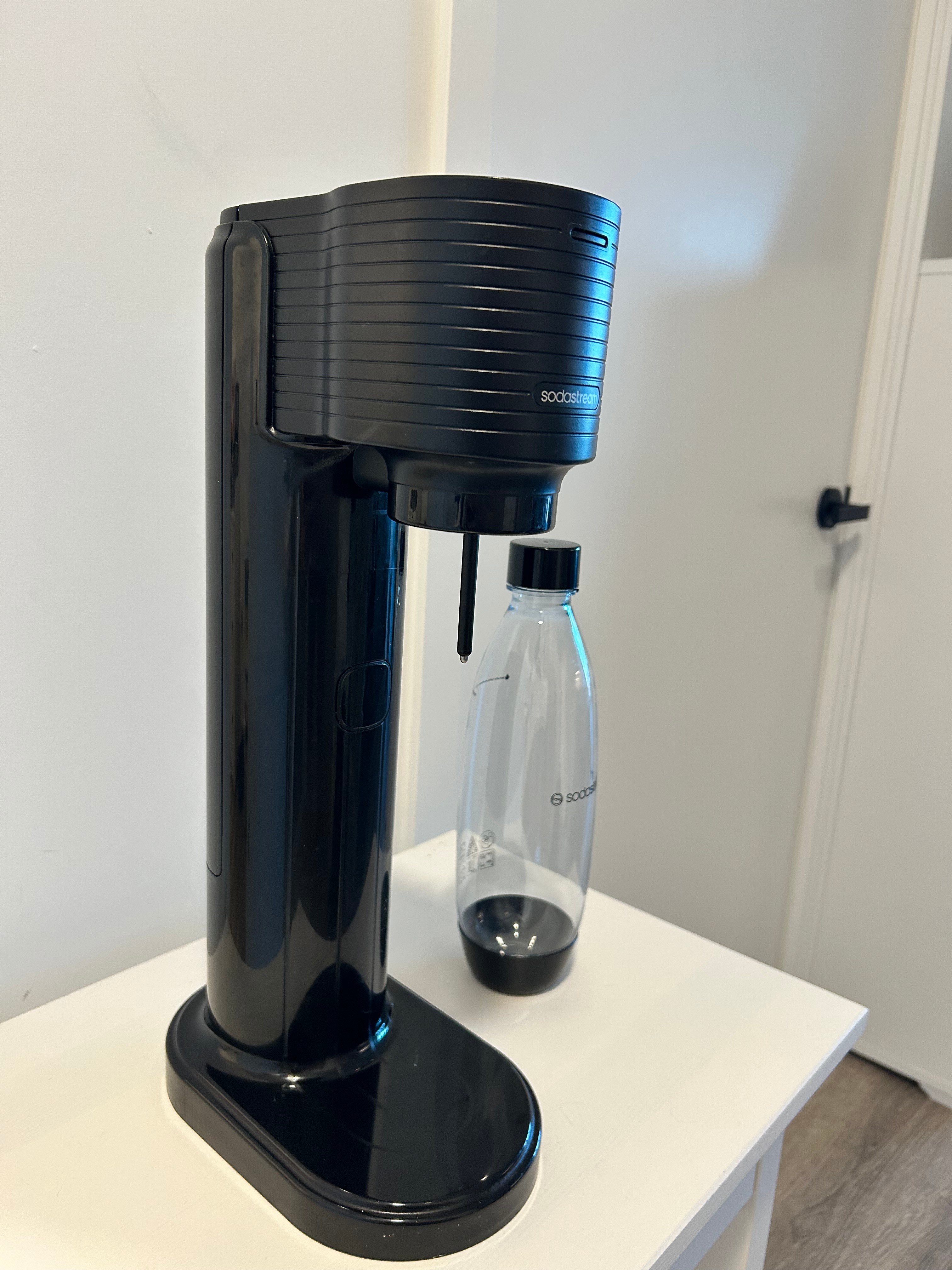 LIKE NEW SodaStream