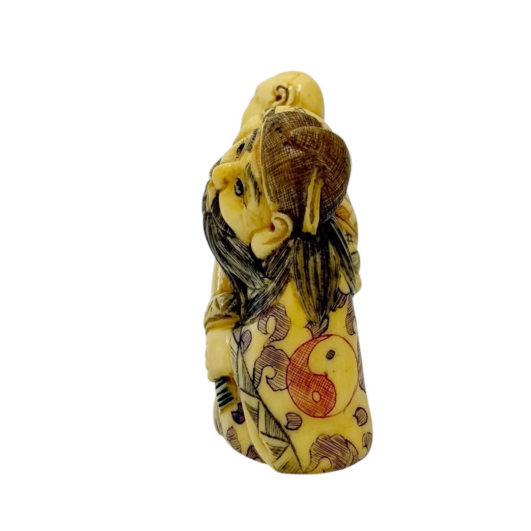 Meiji period carved bone Shoki struggling with a demon netsuke - photo 4