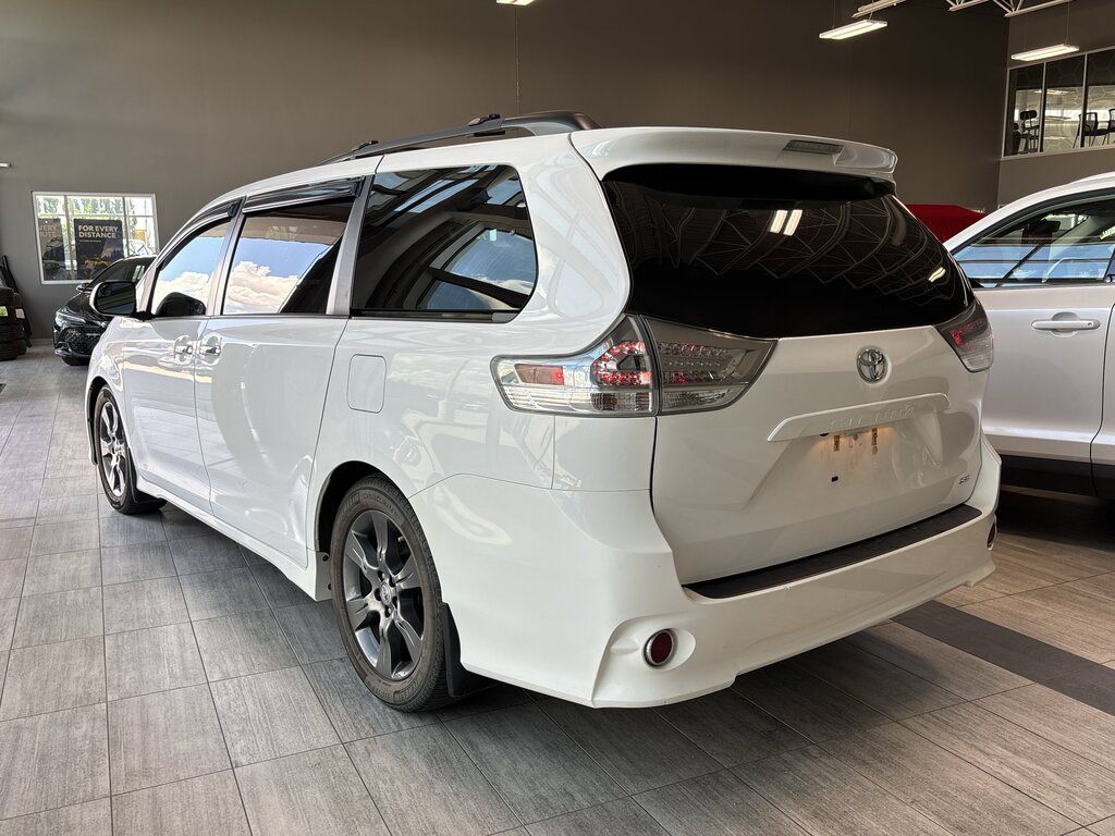 2016 Toyota Sienna - photo 3