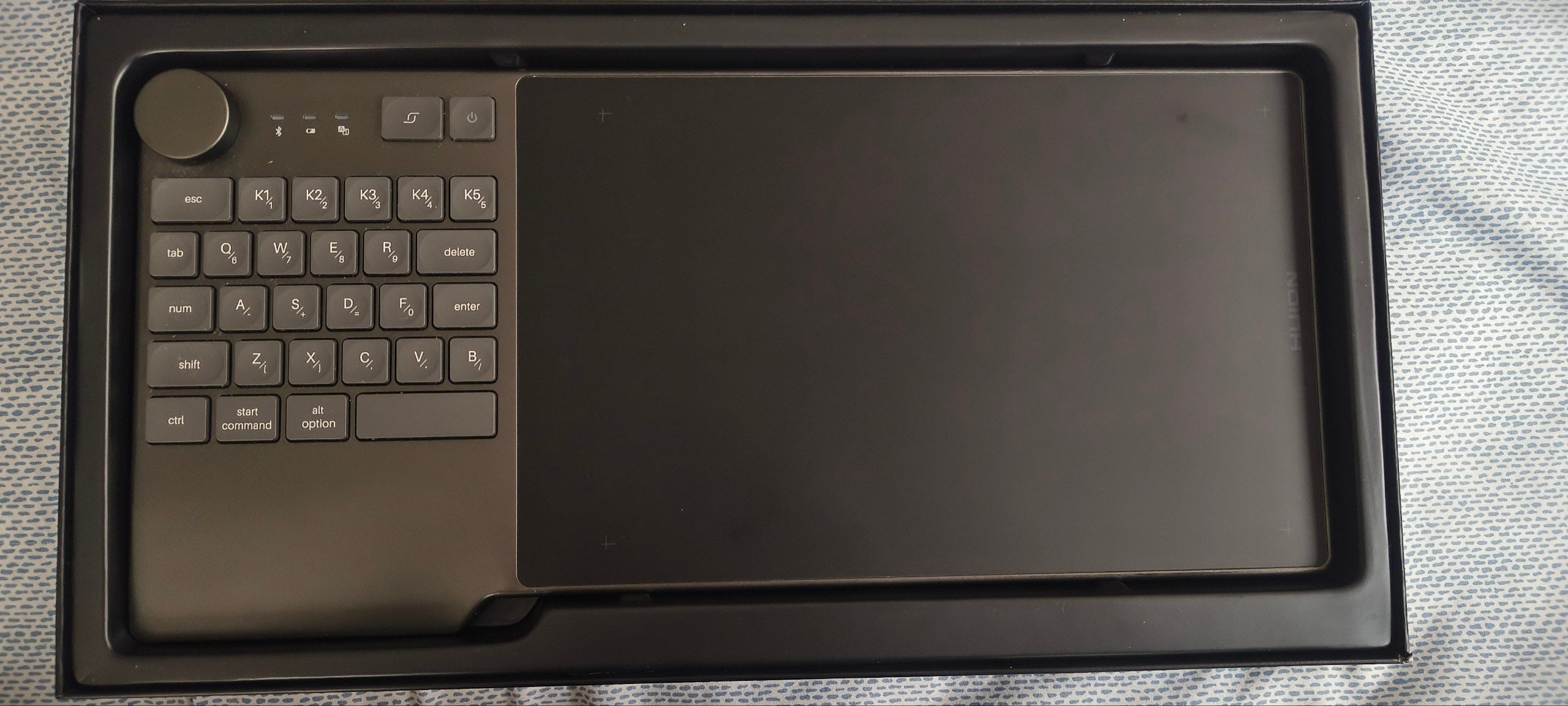 Huion Inspiroy Keydial KD200 – Drawing Tablet with Keys & Dial