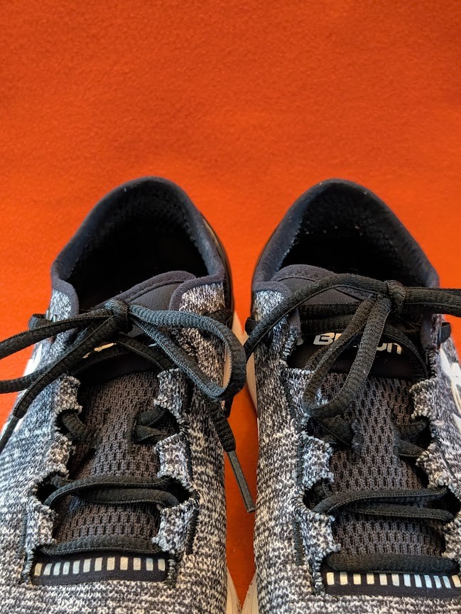Women's size 7 grey laced shoes with rubber soles - photo 4