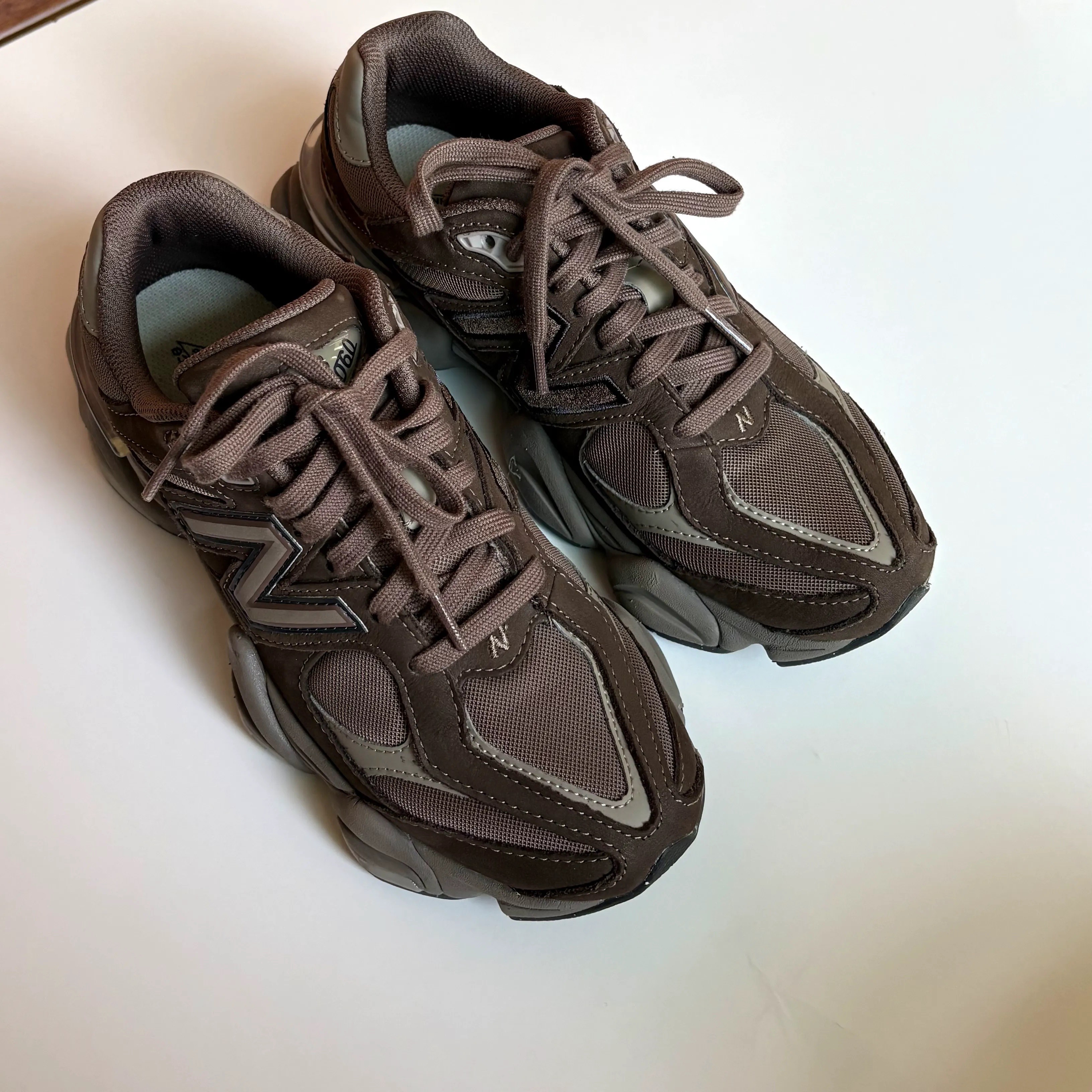 Women's New Balance Sneakers 9060 (Size 7.5)