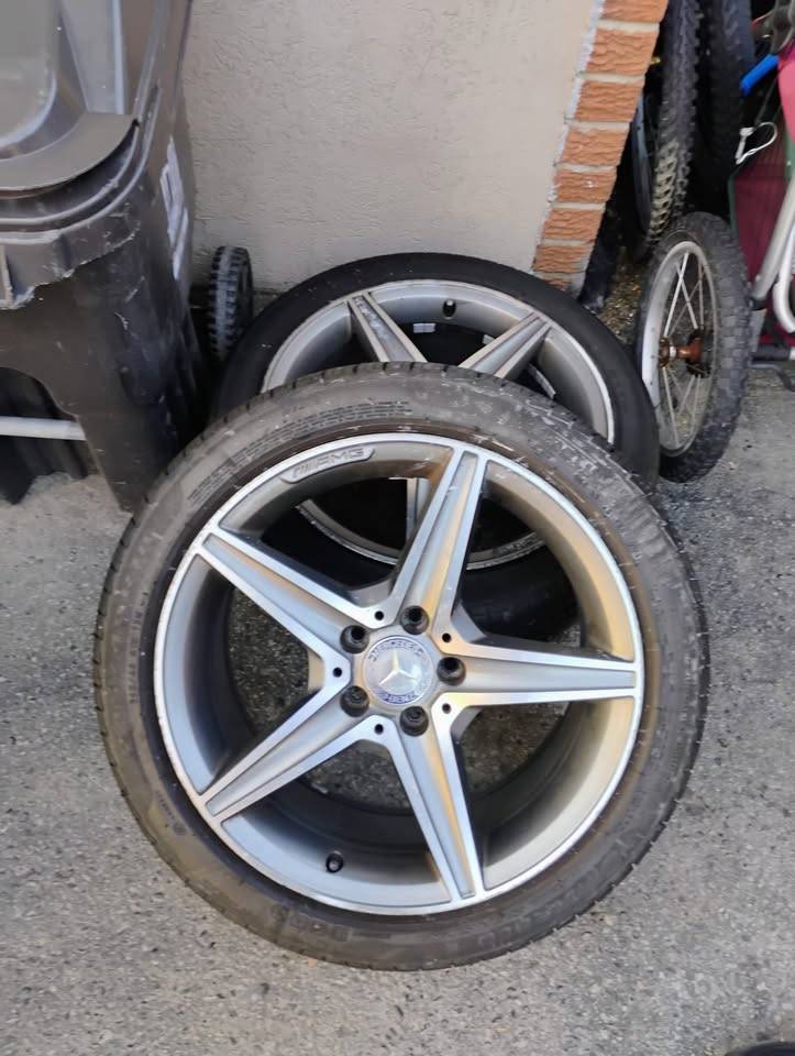 Set of 2 Mercedes 5 Star AMG Aluminum 18" Rims w/ Pirelli - photo 2