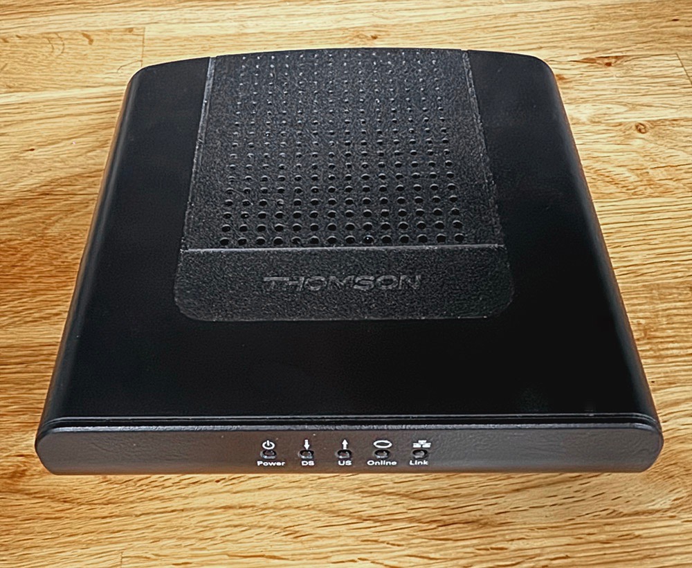 Used THOMSON DCM476 Digital BroadBand Cable Modem - photo 2