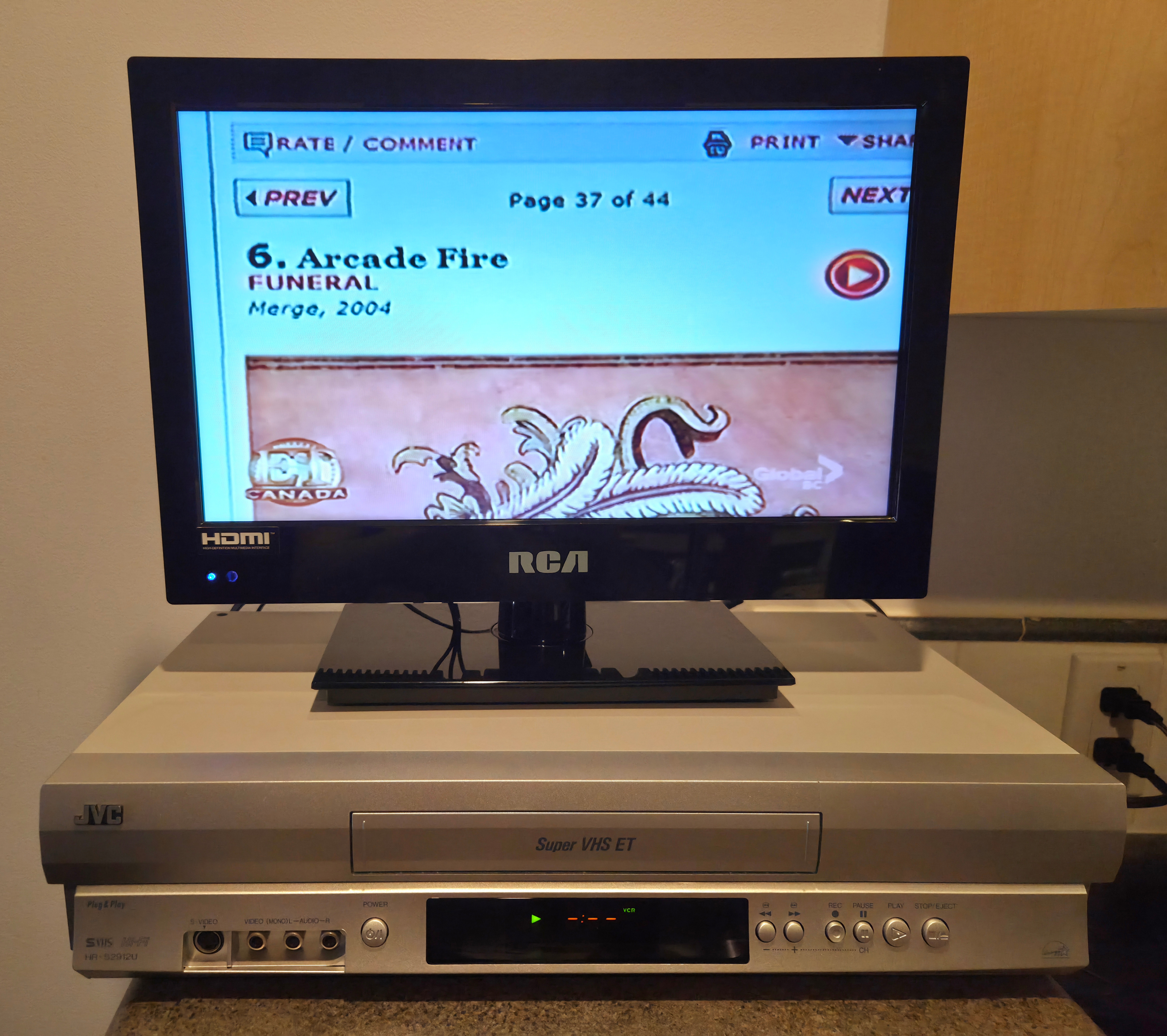 JVC Super VHS (S-VHS) Hi-Fi VCR - HR-S2912U