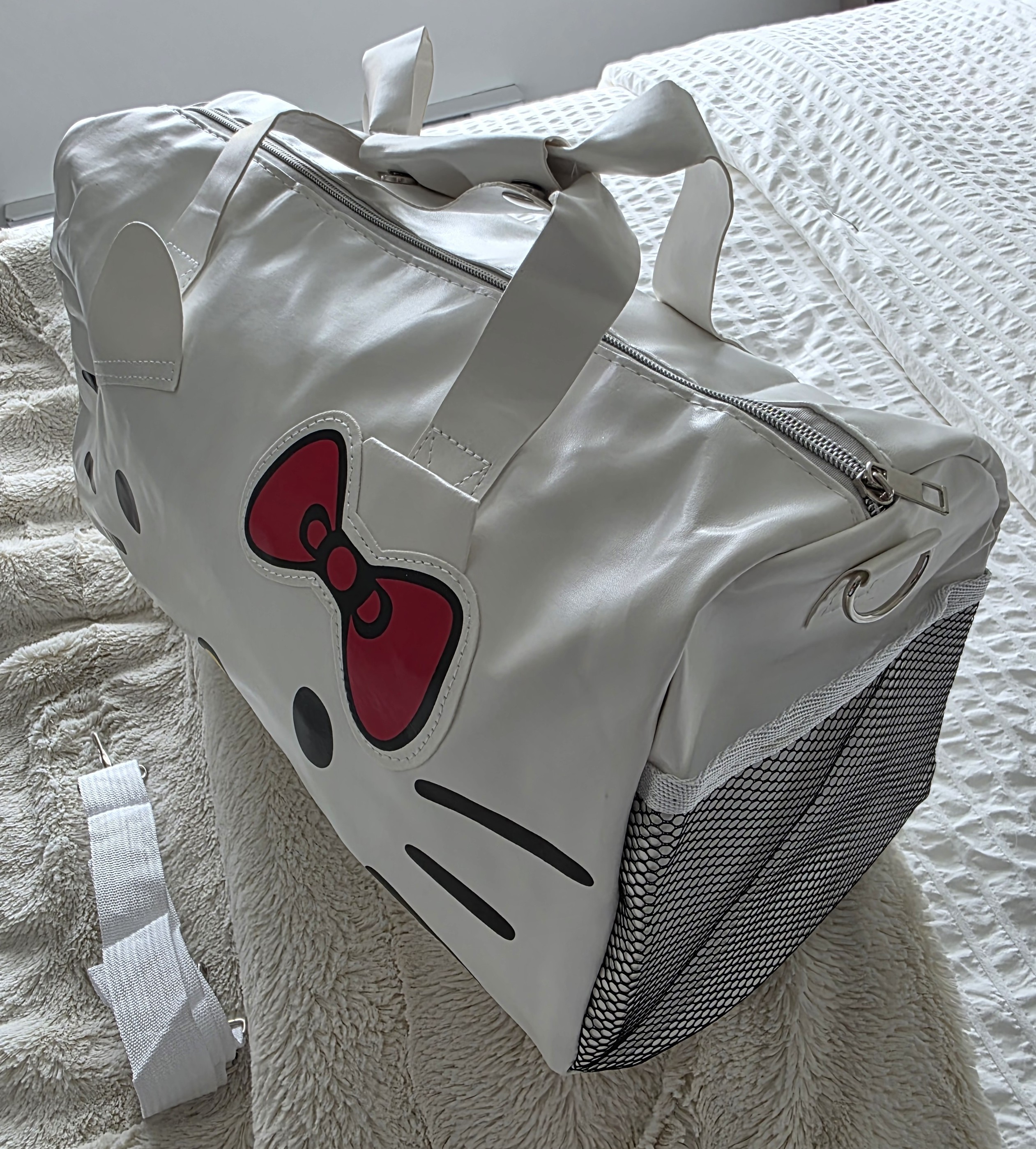 Hello Kitty-White-Gym or Travel/Carry-On-Organizer Bag-BRAND NEW - photo 2