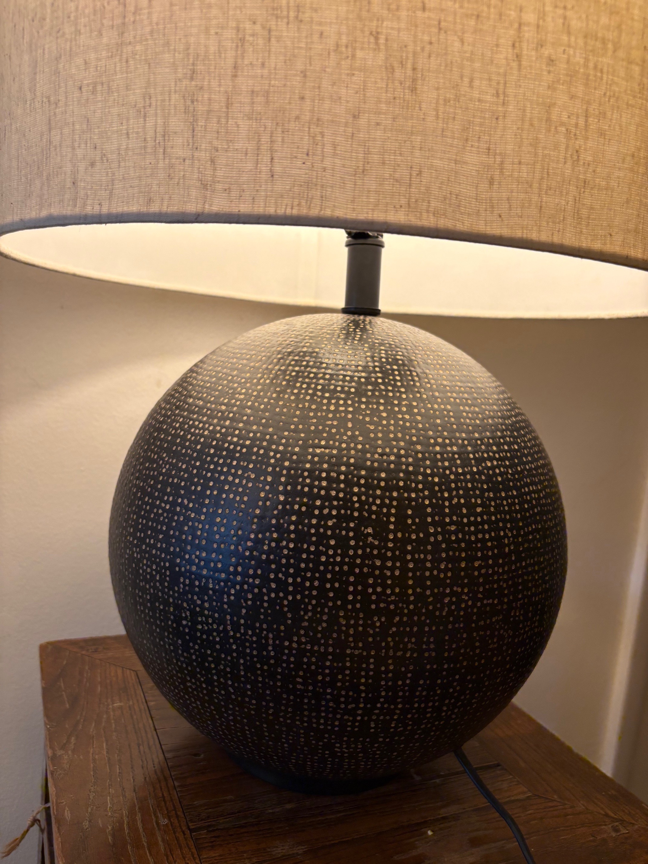 Ashley Furniture Hambell Black & Gold Table Lamp - New - photo 2