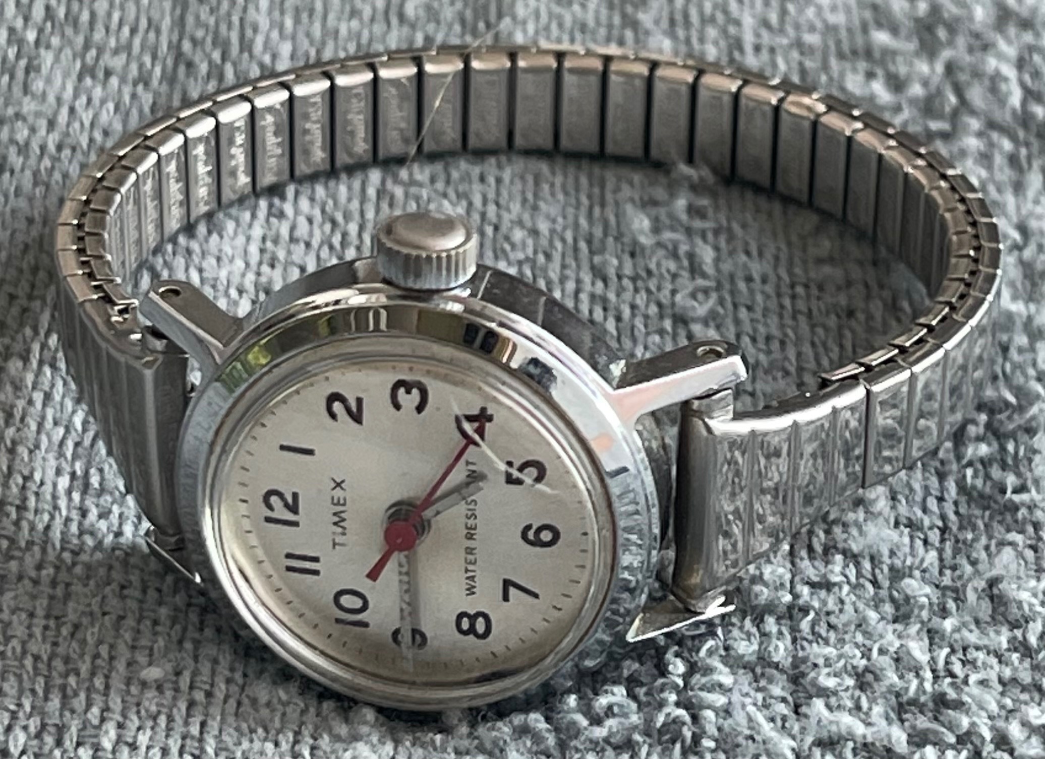 Vintage 70s Women’s Timex Wind-Up Watch – Speidel Band - photo 2