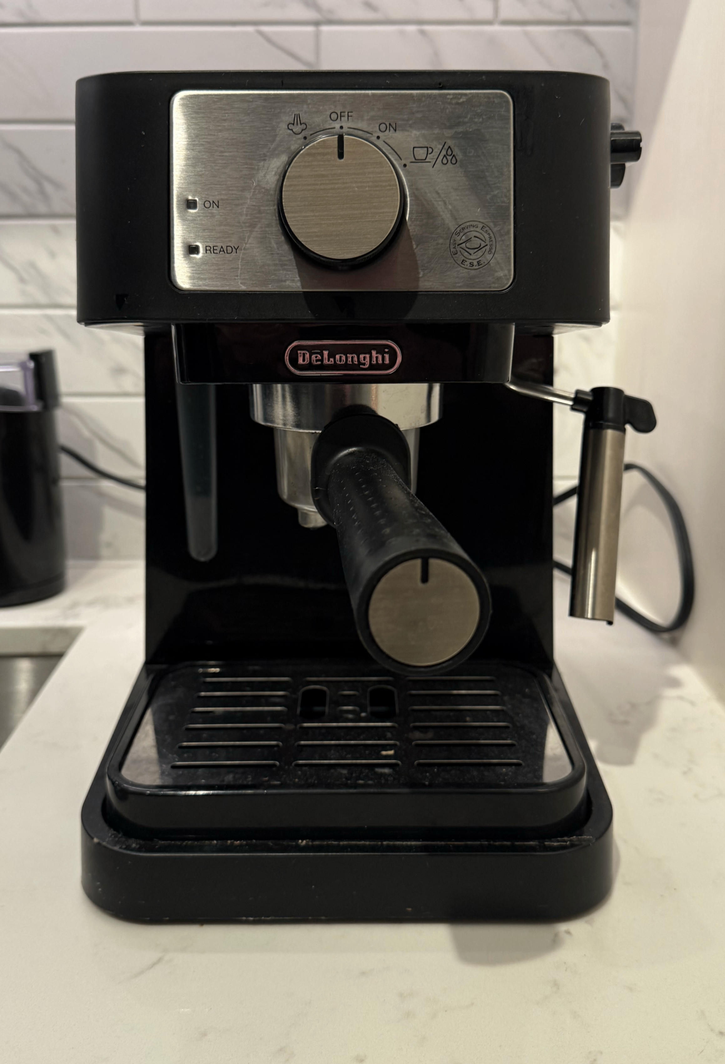 De'Longhi Stilosa EC260BK Espresso Machine - 15 Bar, Frother - photo 2