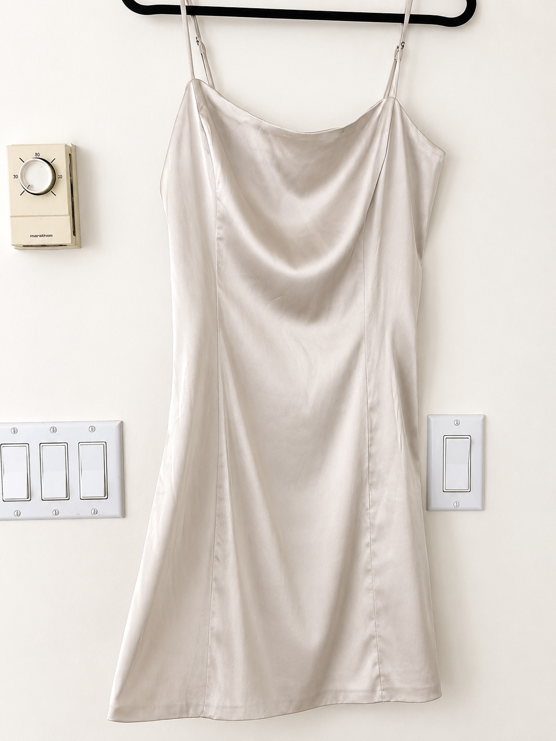 Aritzia Satin Mini Dress – Champagne | Women's Size XS