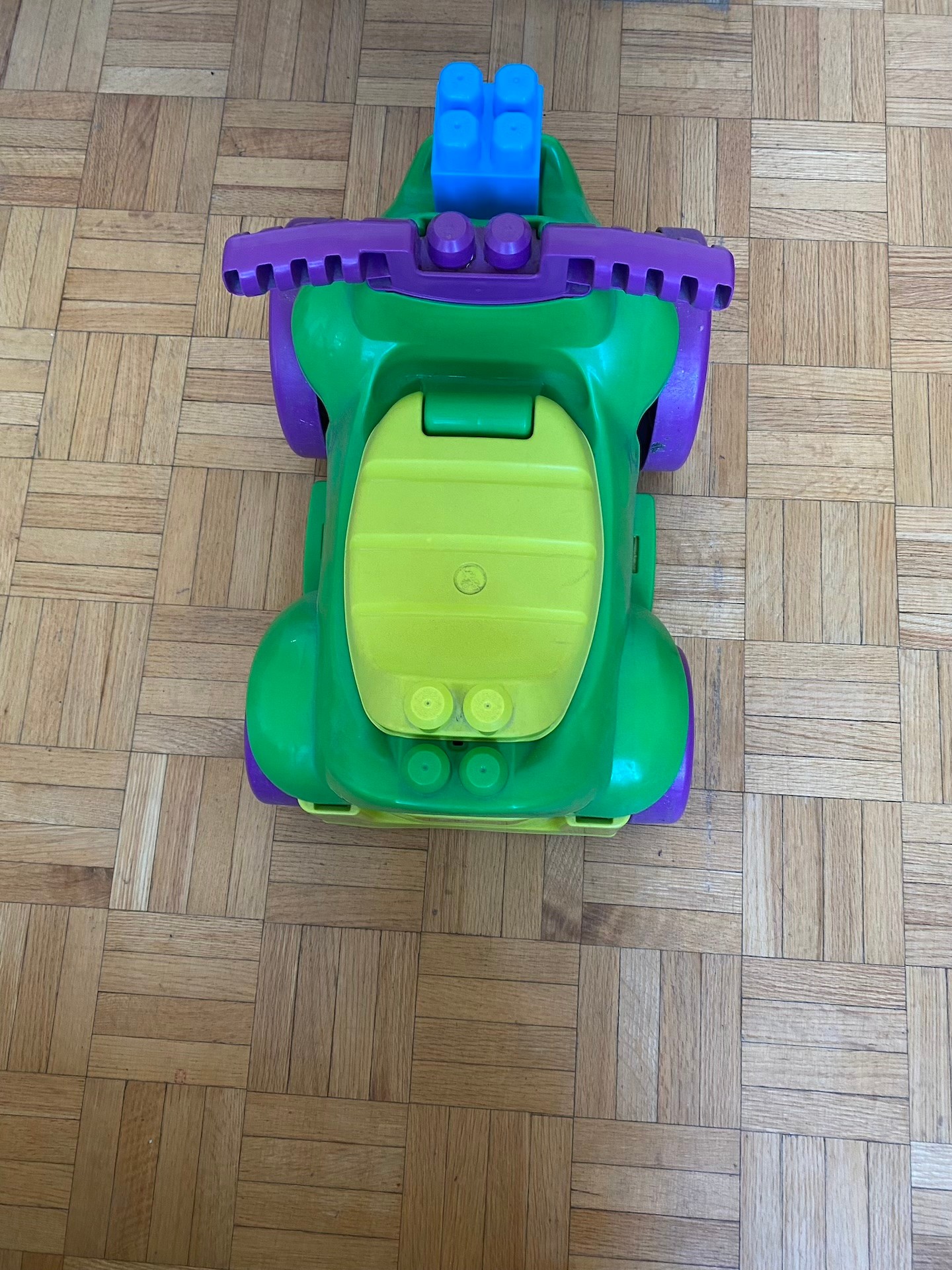 MegaBloks Ride 'n Chomp Croc – Ride-On Scooter with Blocks - photo 3
