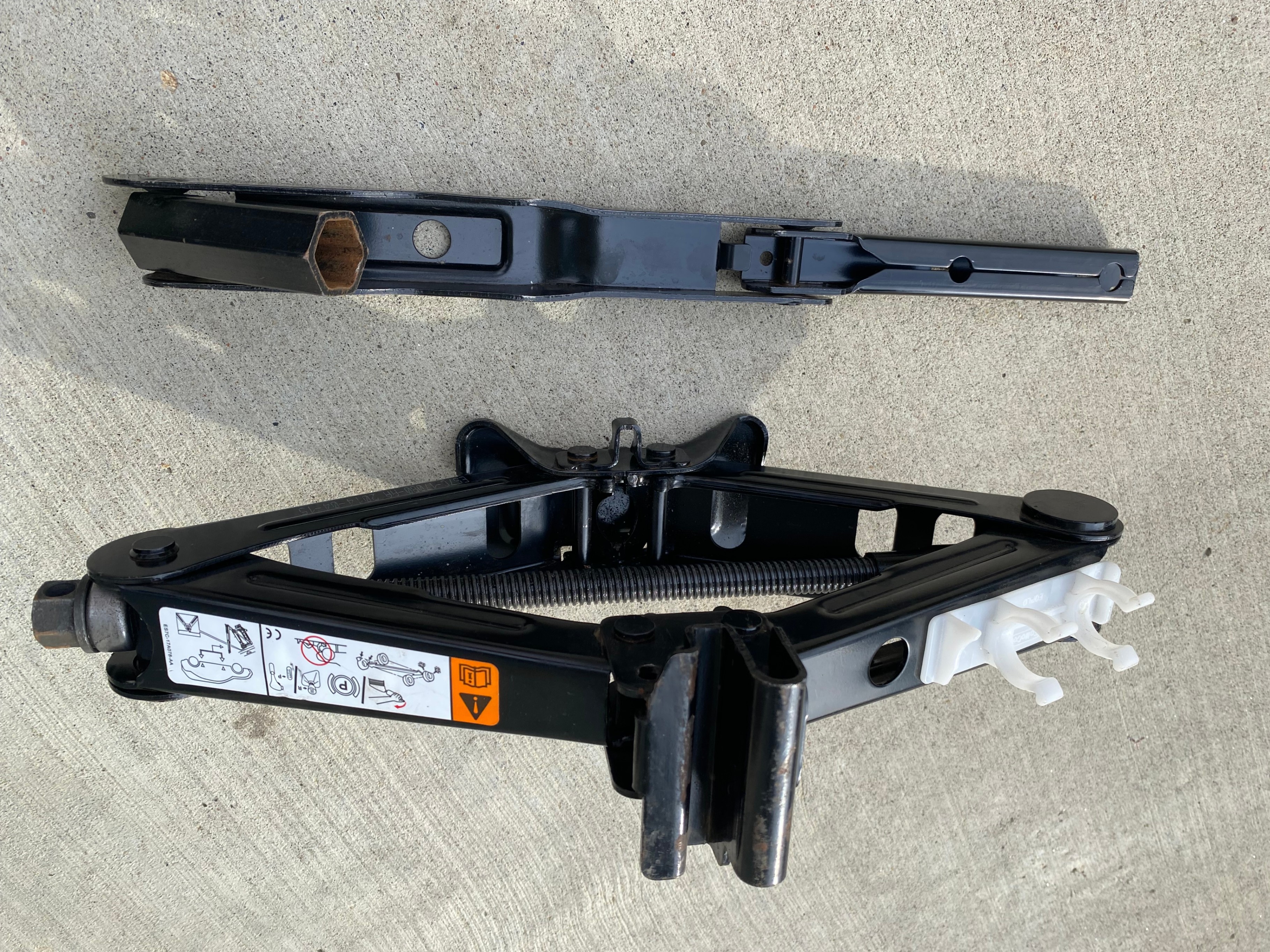 Car Jack Set with its Opening Key / Wrench & Crank Handle – $45 - photo 3