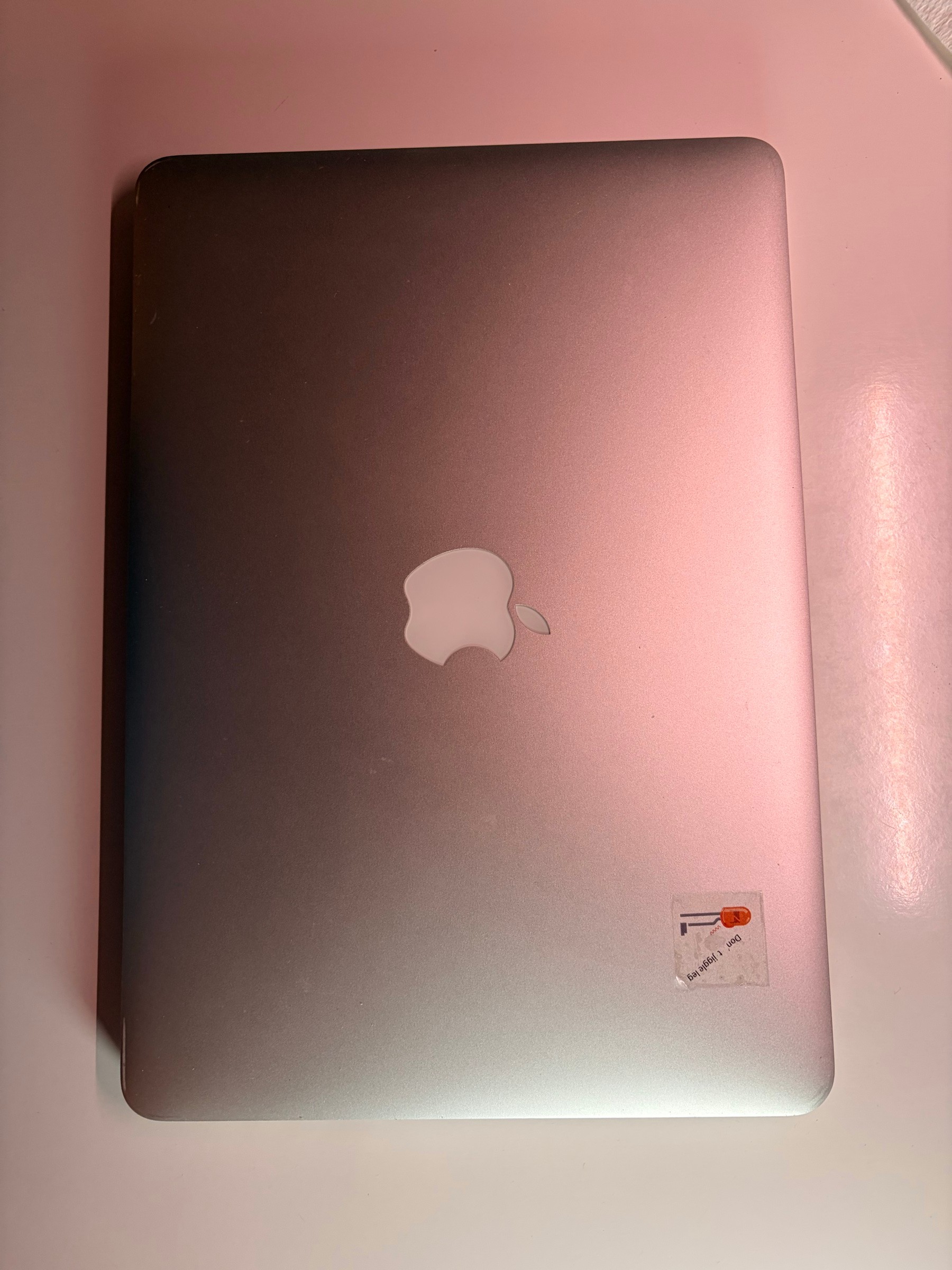 MacBook Pro Retina 13" (Mid 2014) i5/8GB + cables