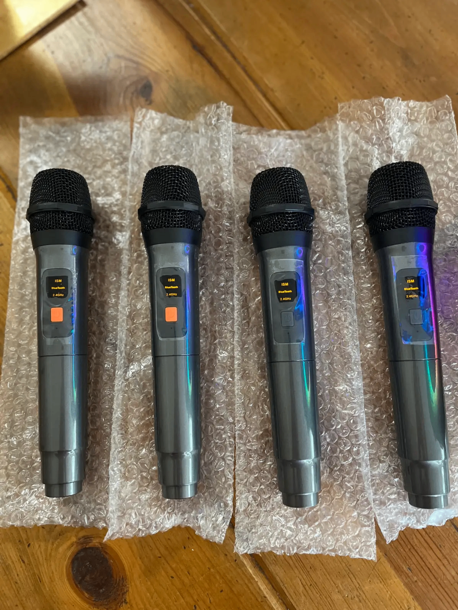 Karaoke Machine - Portable, 4 Mics, New - photo 4