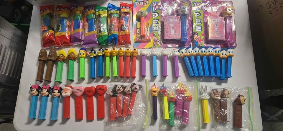 100+ PEZ Dispensers – Disney, Looney Tunes, Vintage & Sealed