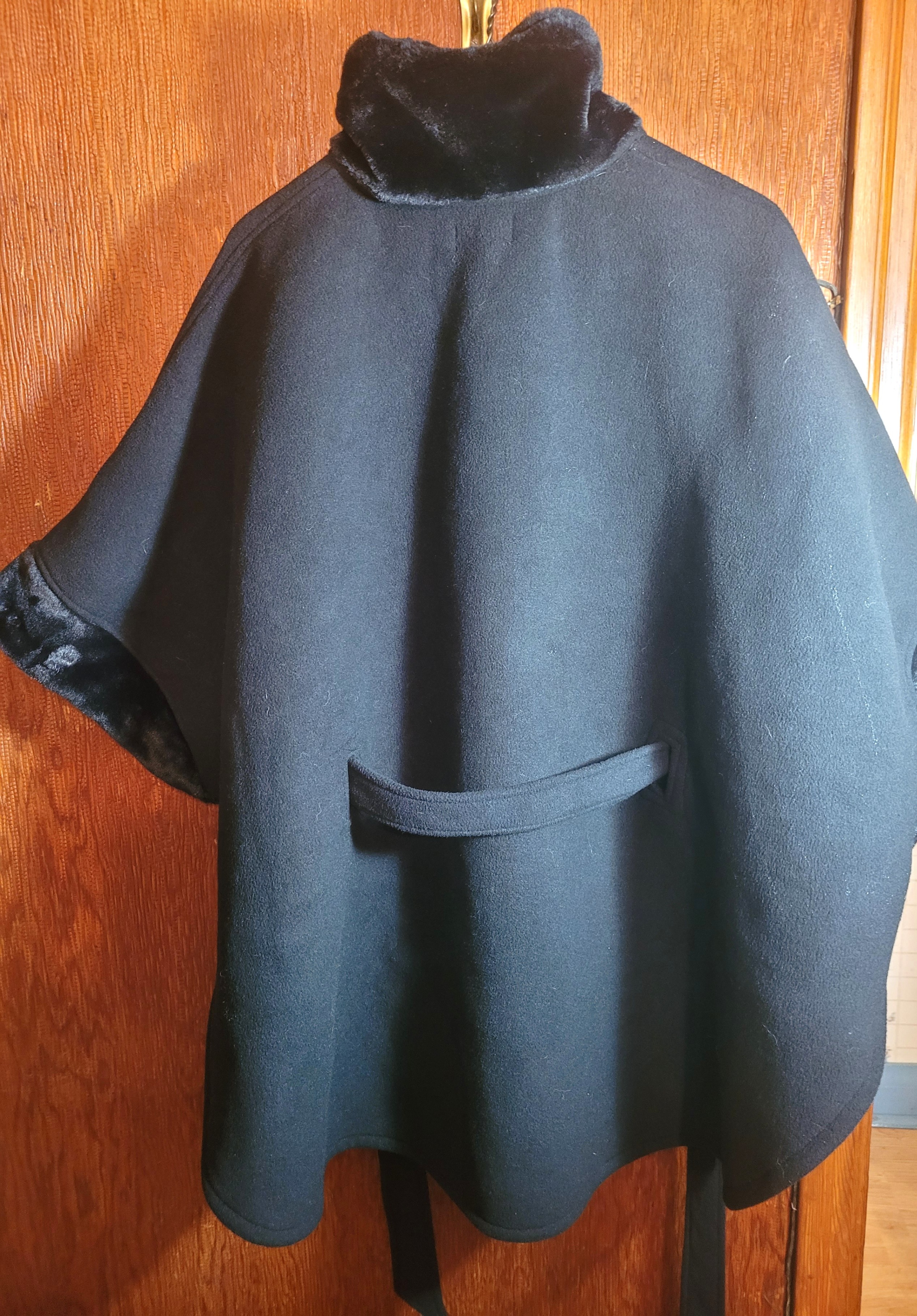 Eivissa Black Fleece Belted Cape Coat Faux Fur Collar Cuffs Wrap - photo 3