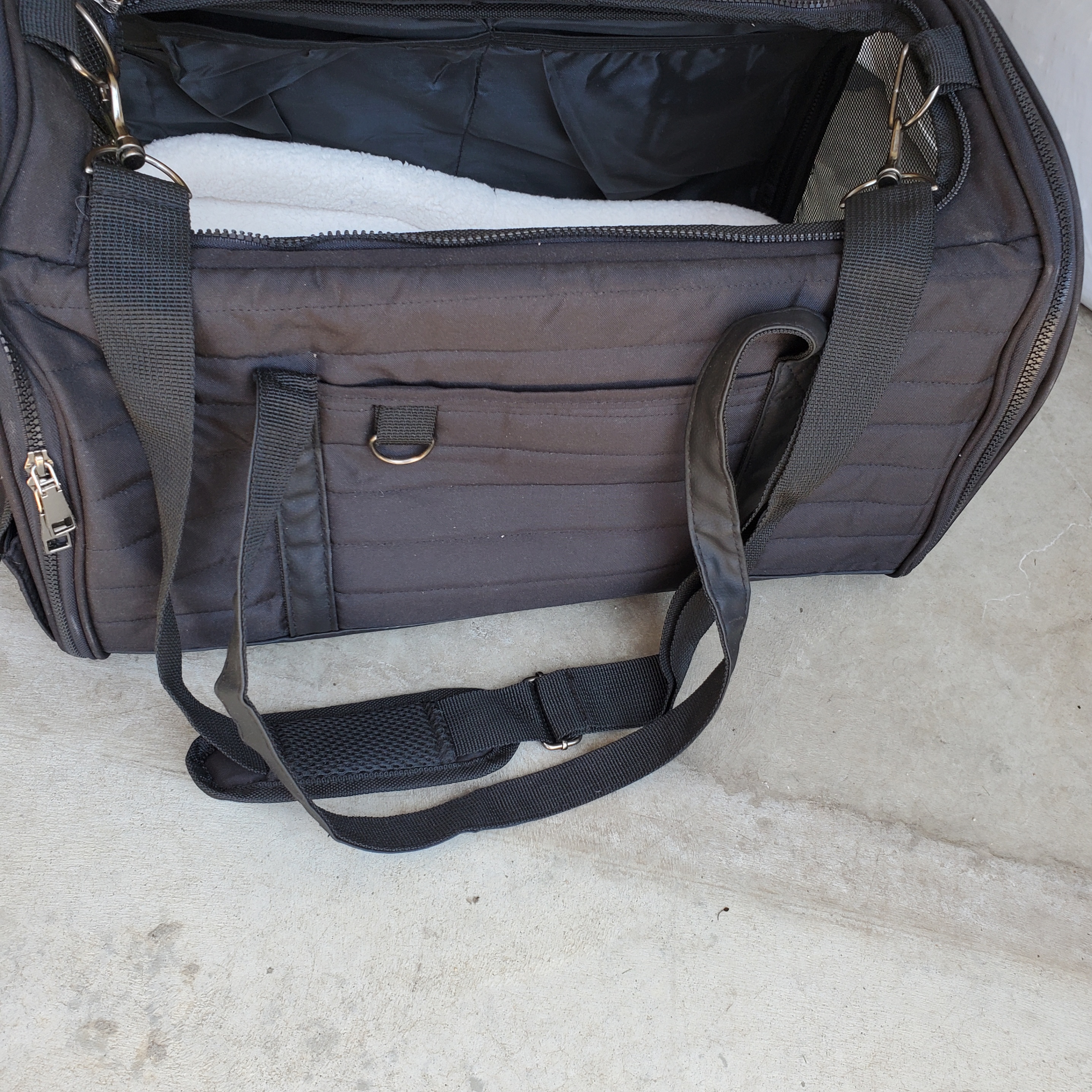 Small dog / pet carrier - photo 5