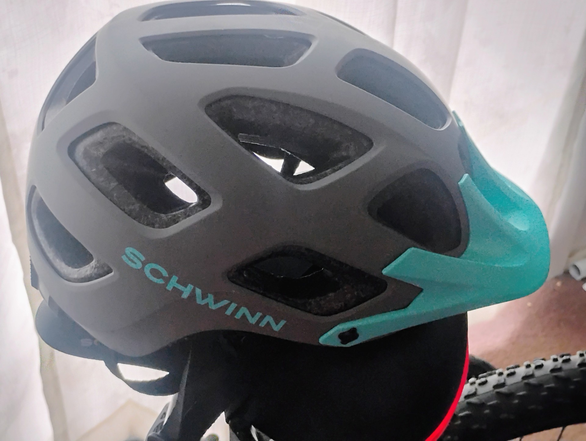 Schwinn 24" tricycle mountain bike Brand New - photo 2