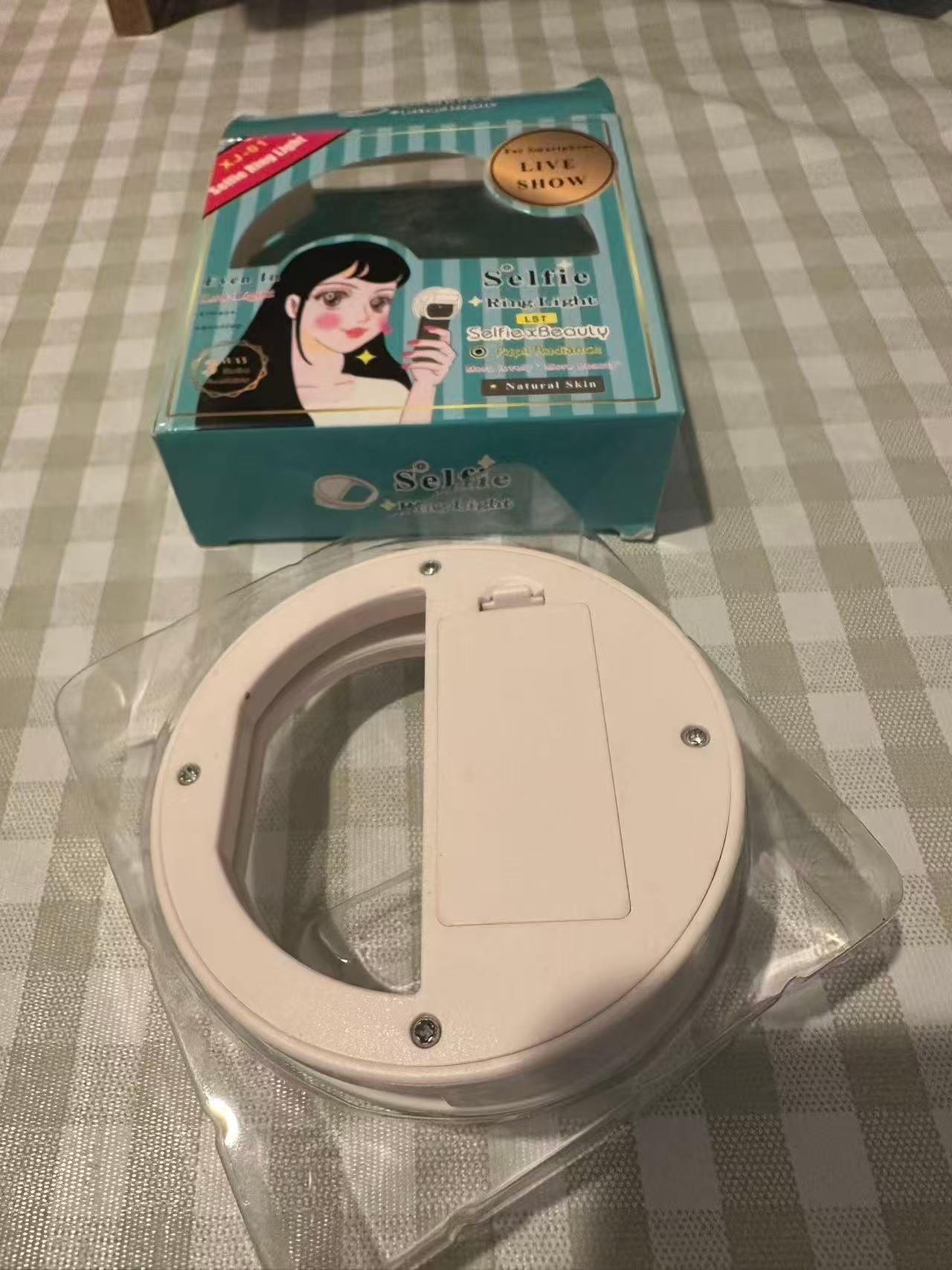 Clip-on Ring Light for Phone - photo 3
