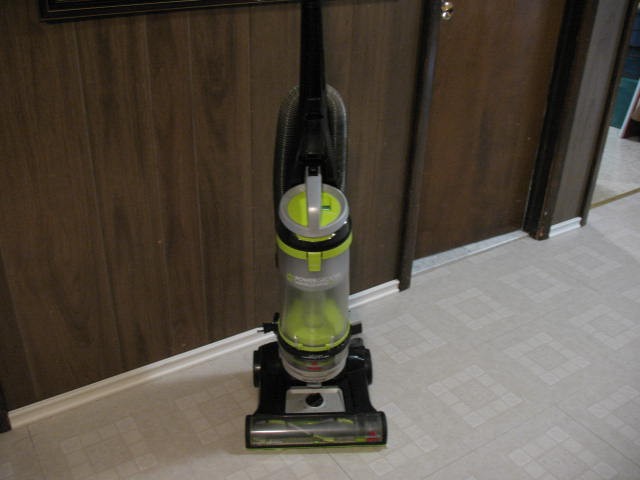 BISSELL Power Groom Swivel Pet Vacuum Cleaner