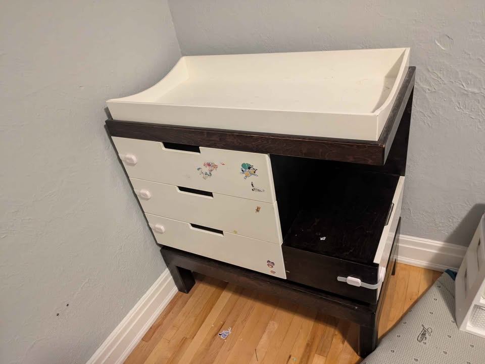 Child's drawers and changing table