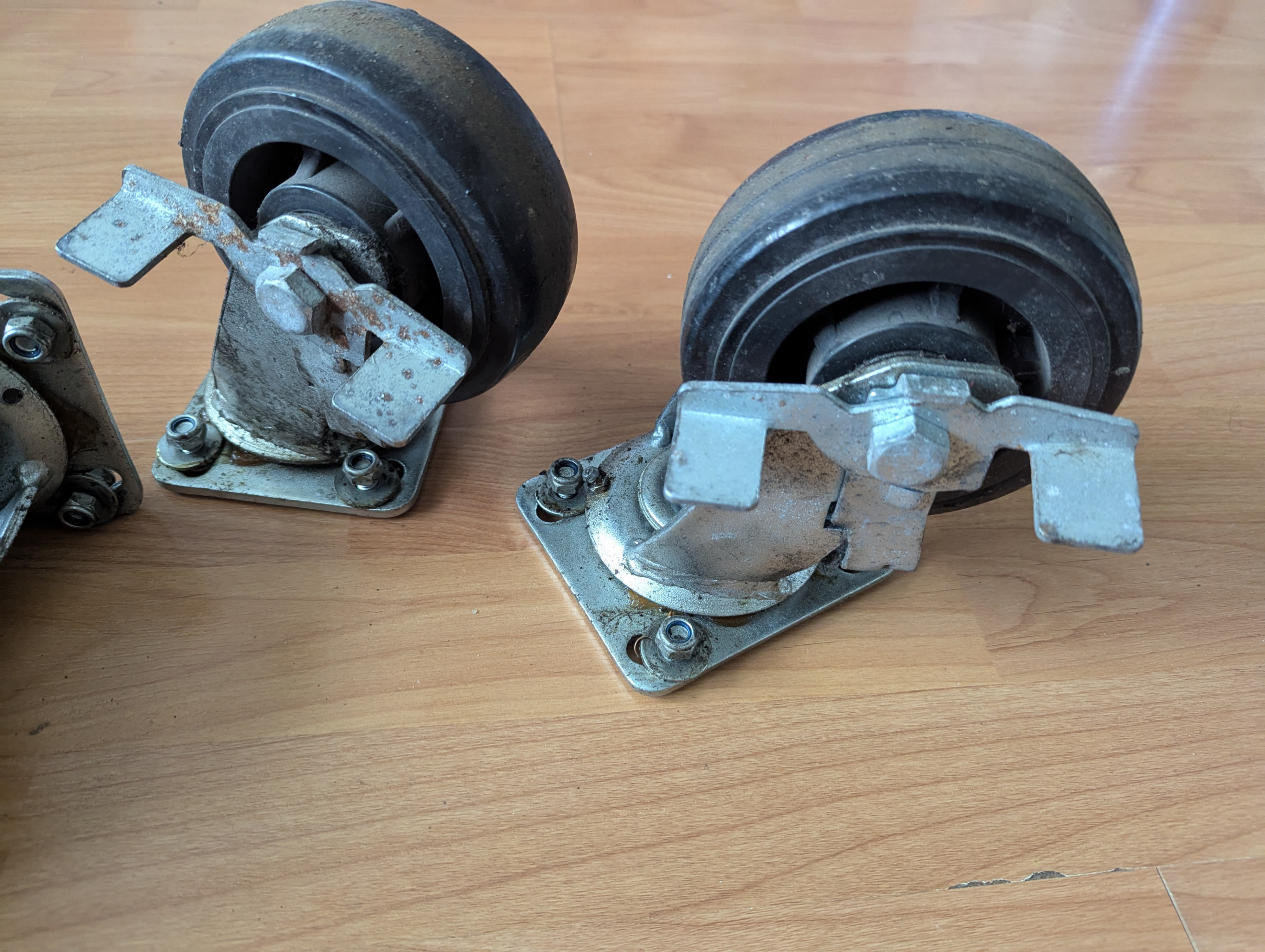 Medium caster wheels - photo 3