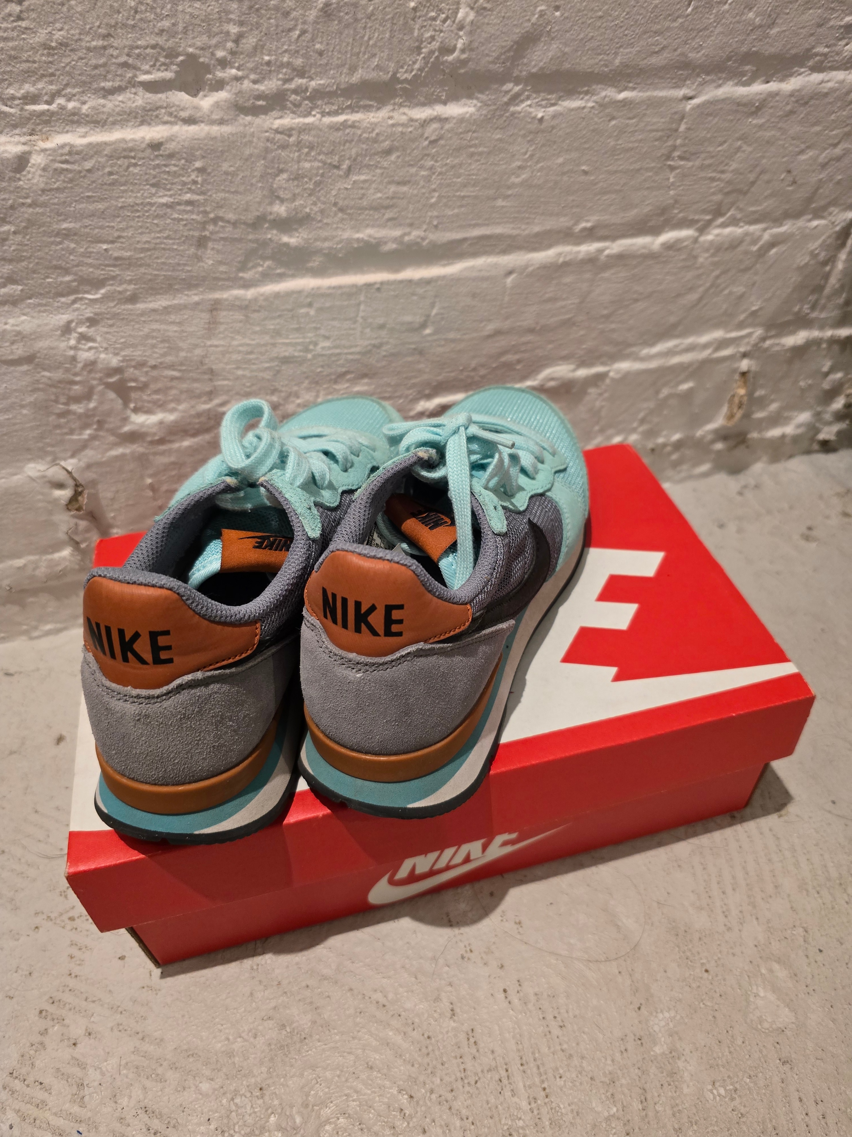 Nike Womens Blazer Mid PRM SE Sneakers, size 6 - photo 3