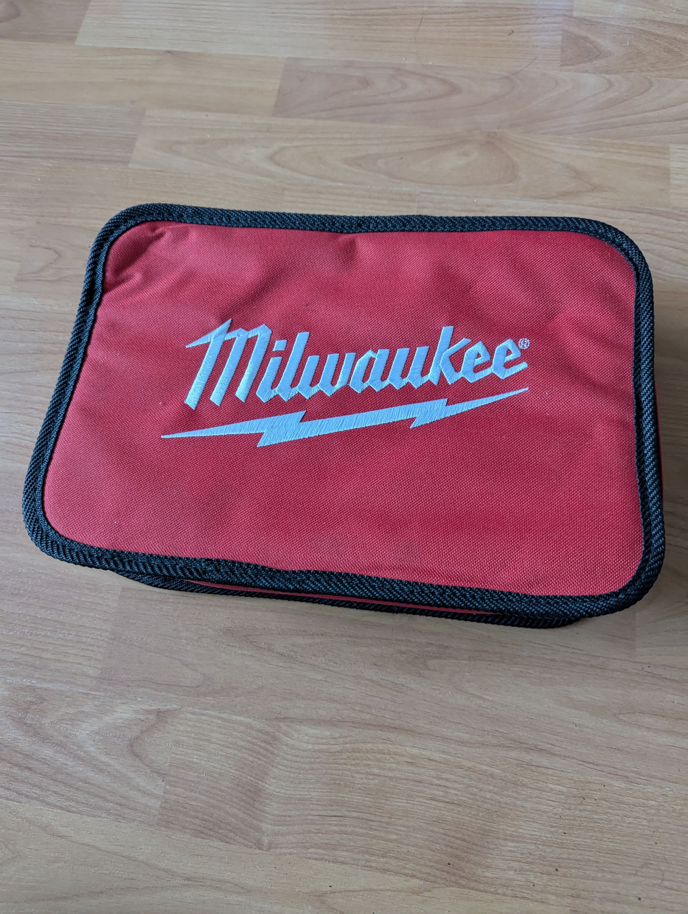 Milwaukee small bag