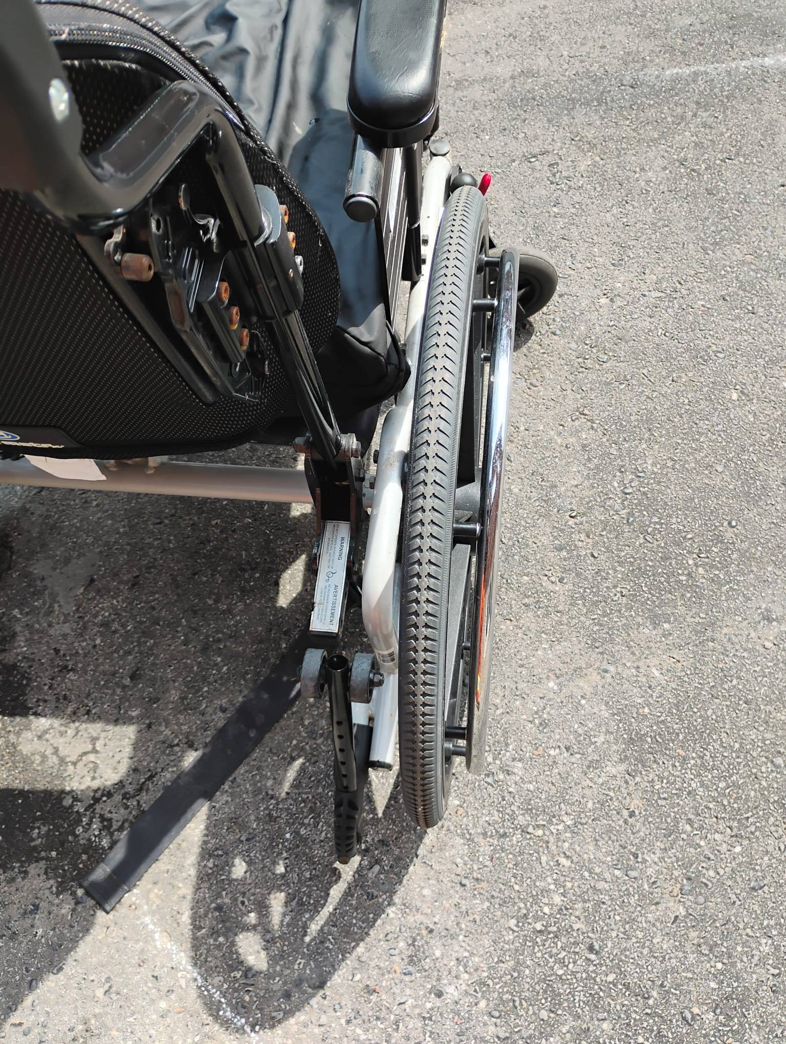 Invacare Matrx Wheelchair w/Attachments - photo 5
