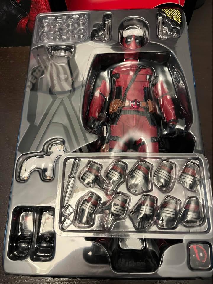 Hot Toys DEADPOOL 2 MMS490 1/6th Figure - photo 5