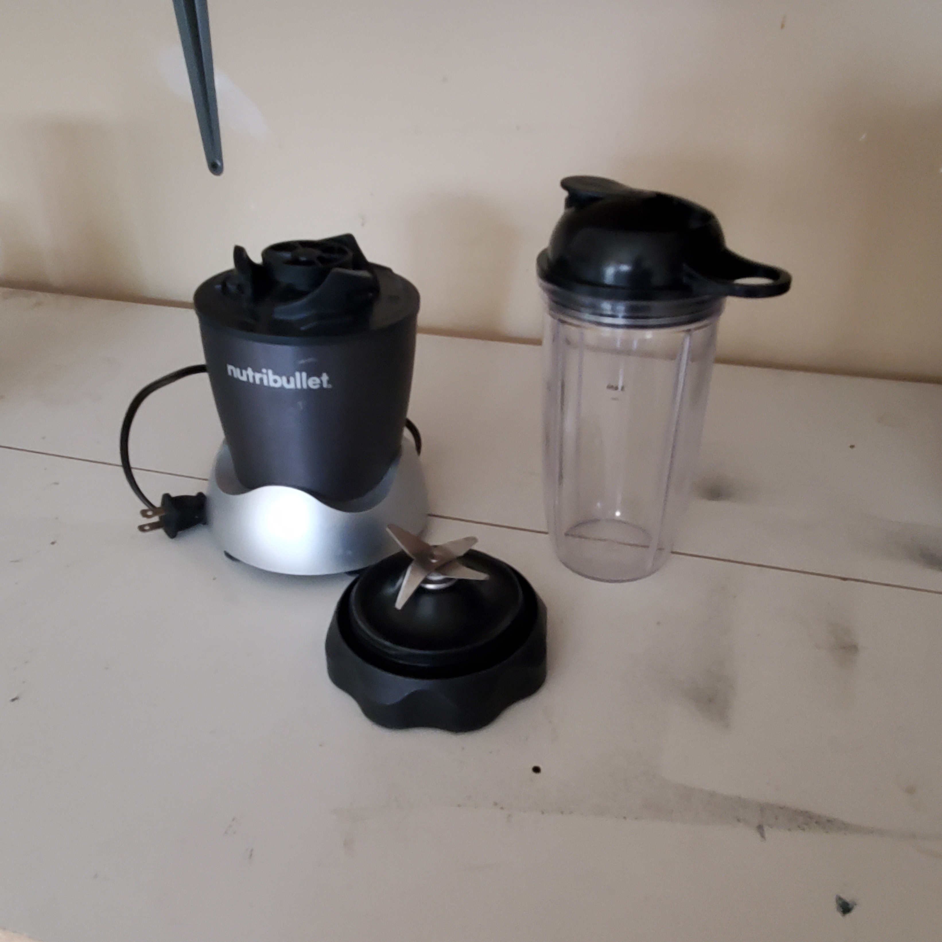 NutriBullet Personal Blender w/ 1 blender cup (1000W) - photo 2