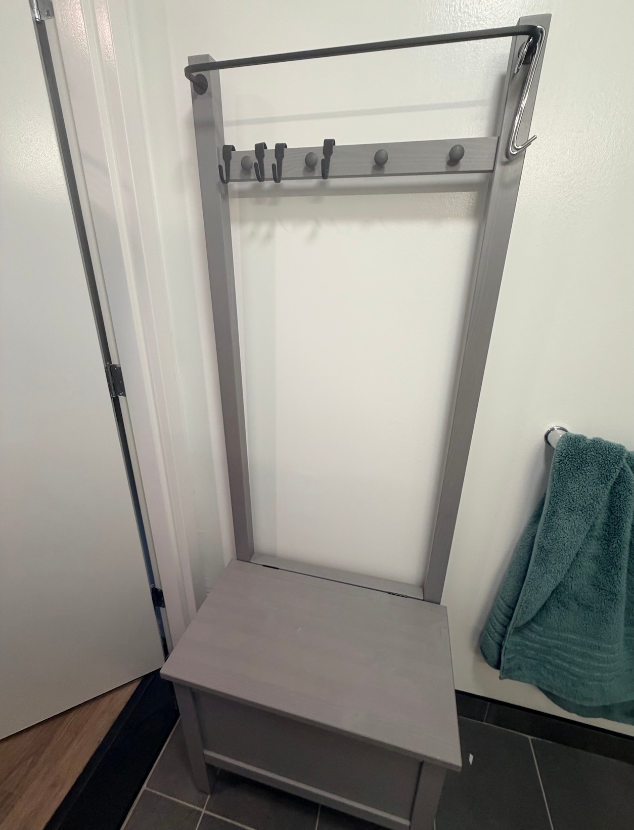 Storage Bench with Towel Rail