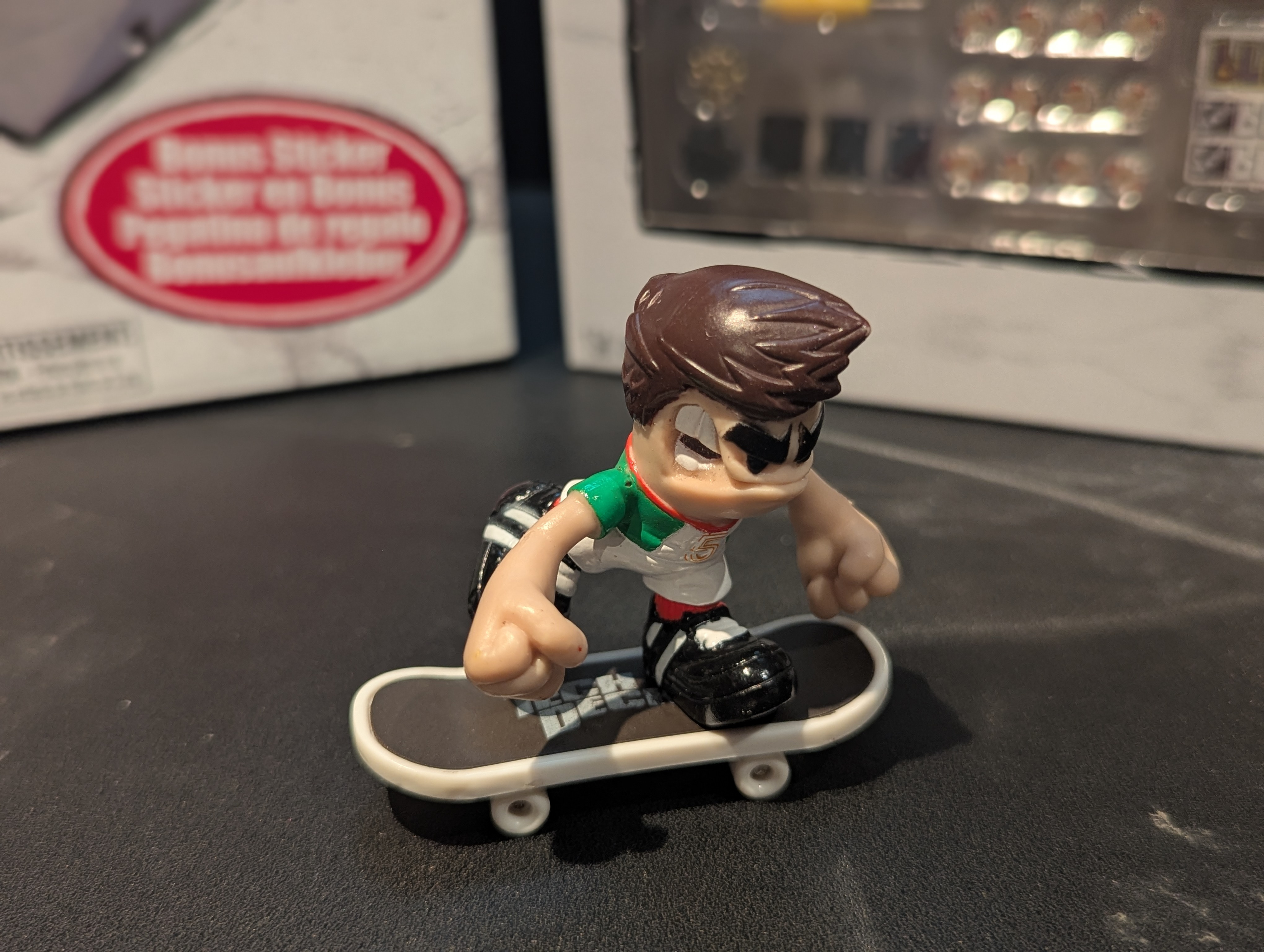 Tech Deck Sk8 Shop Bonus Pack + Ramp + Figure Bundle - photo 4