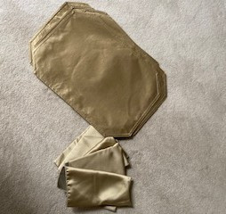 Gold placemat set