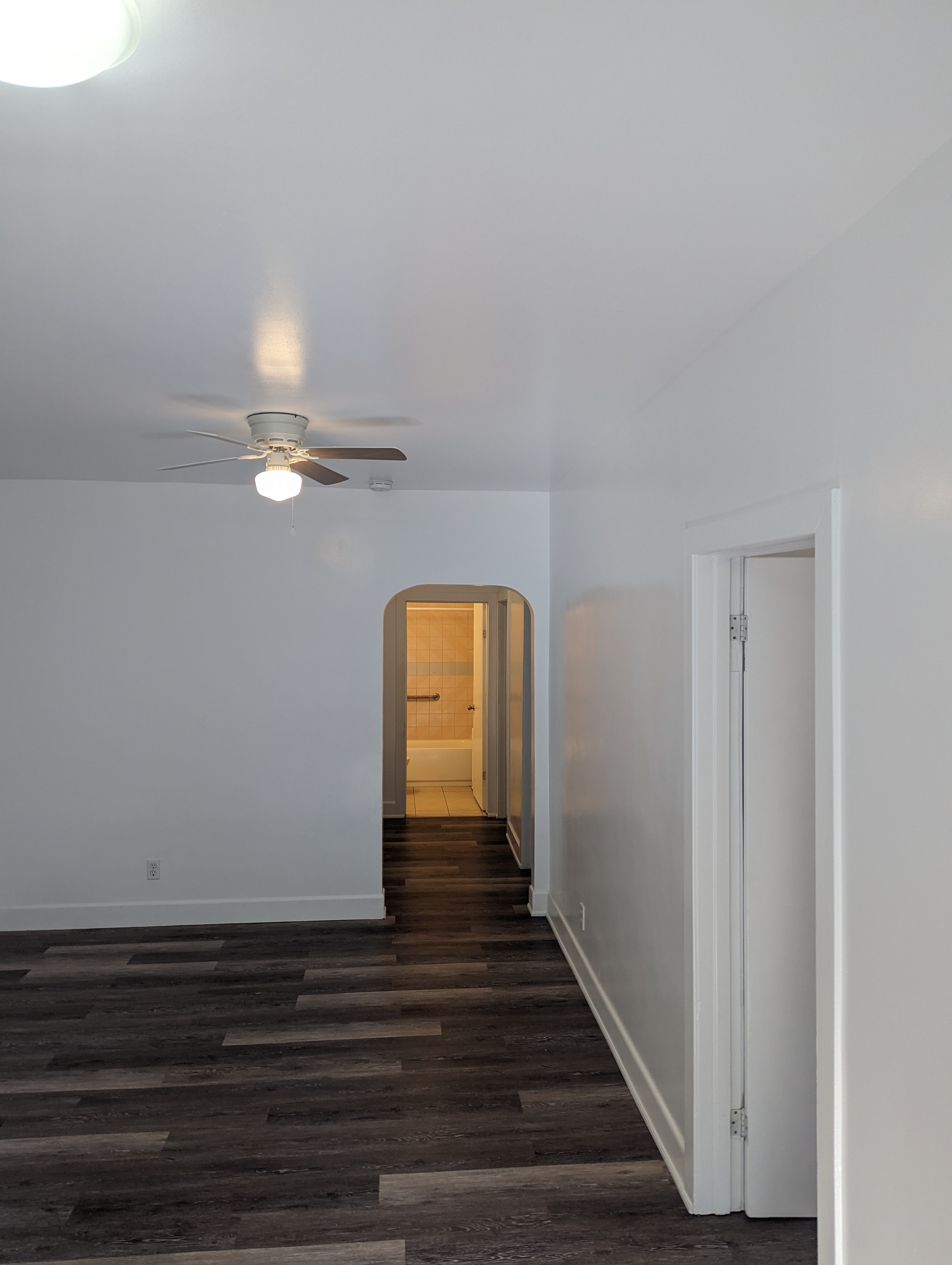 ALLISTON very LARGE 3 Bedroom 910 SF - photo 2