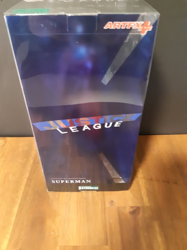 Kotobukiya ARTFX + 1/10 Scale Superman - photo 3