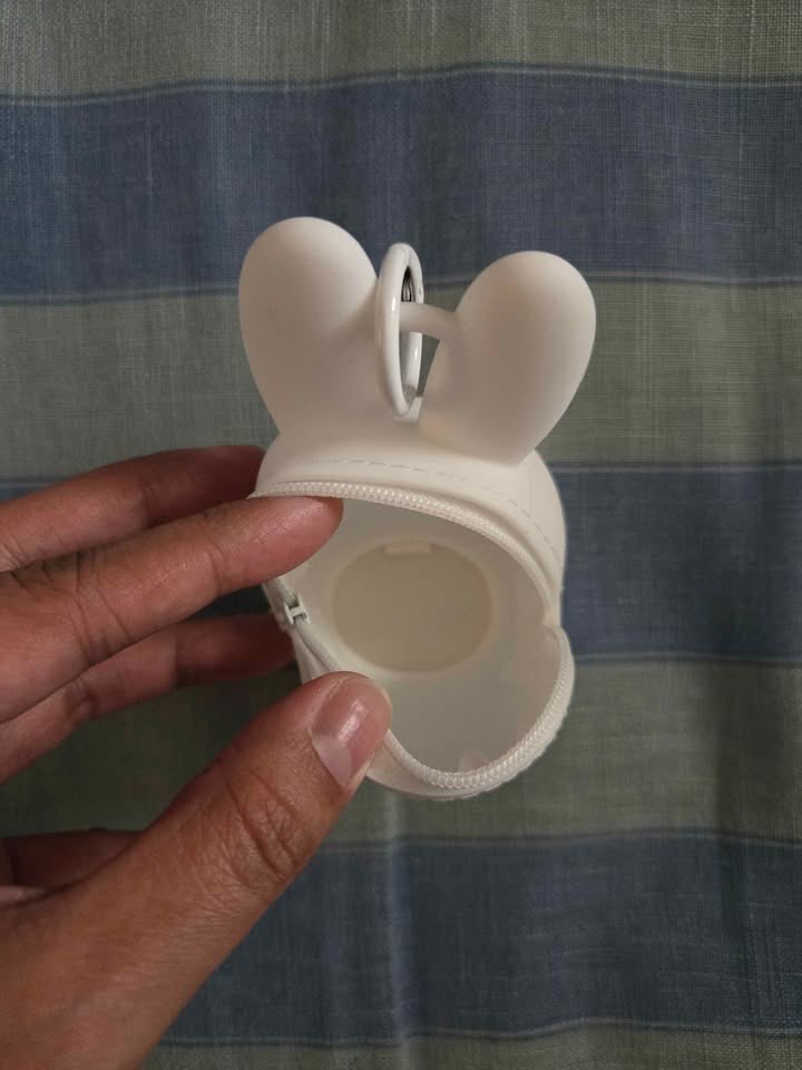 MIFFY SILICONE EARBUDS POUCH KEYCHAIN BLIND BOX YELLOW VERSION - photo 4