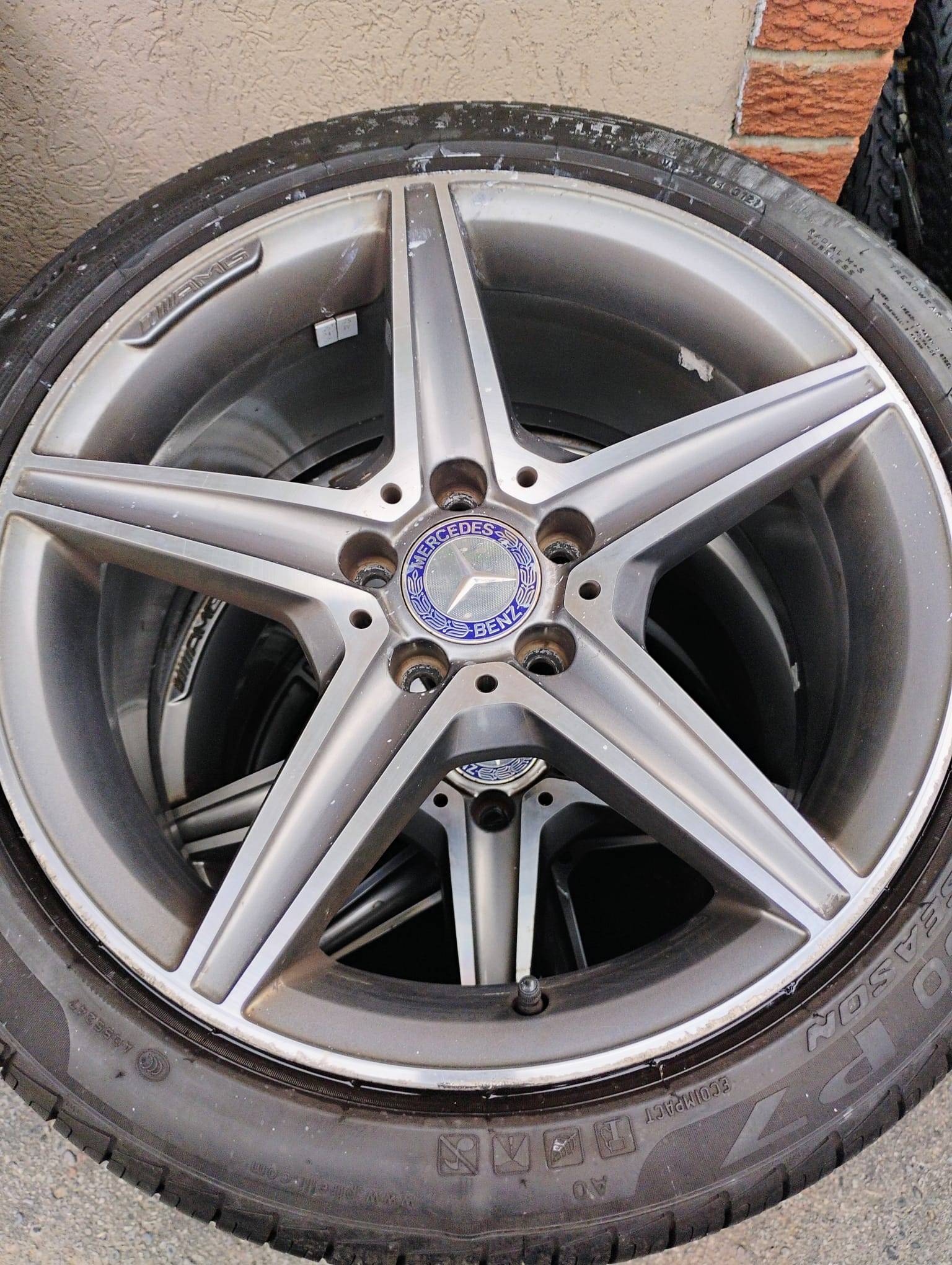 Set of 3 - Mercedes 5 Star AMG Aluminum 18" Rims - photo 4