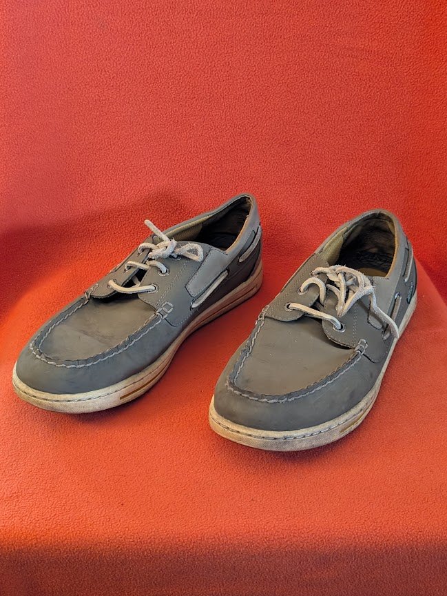 Mens brown laced shoes - size 10D