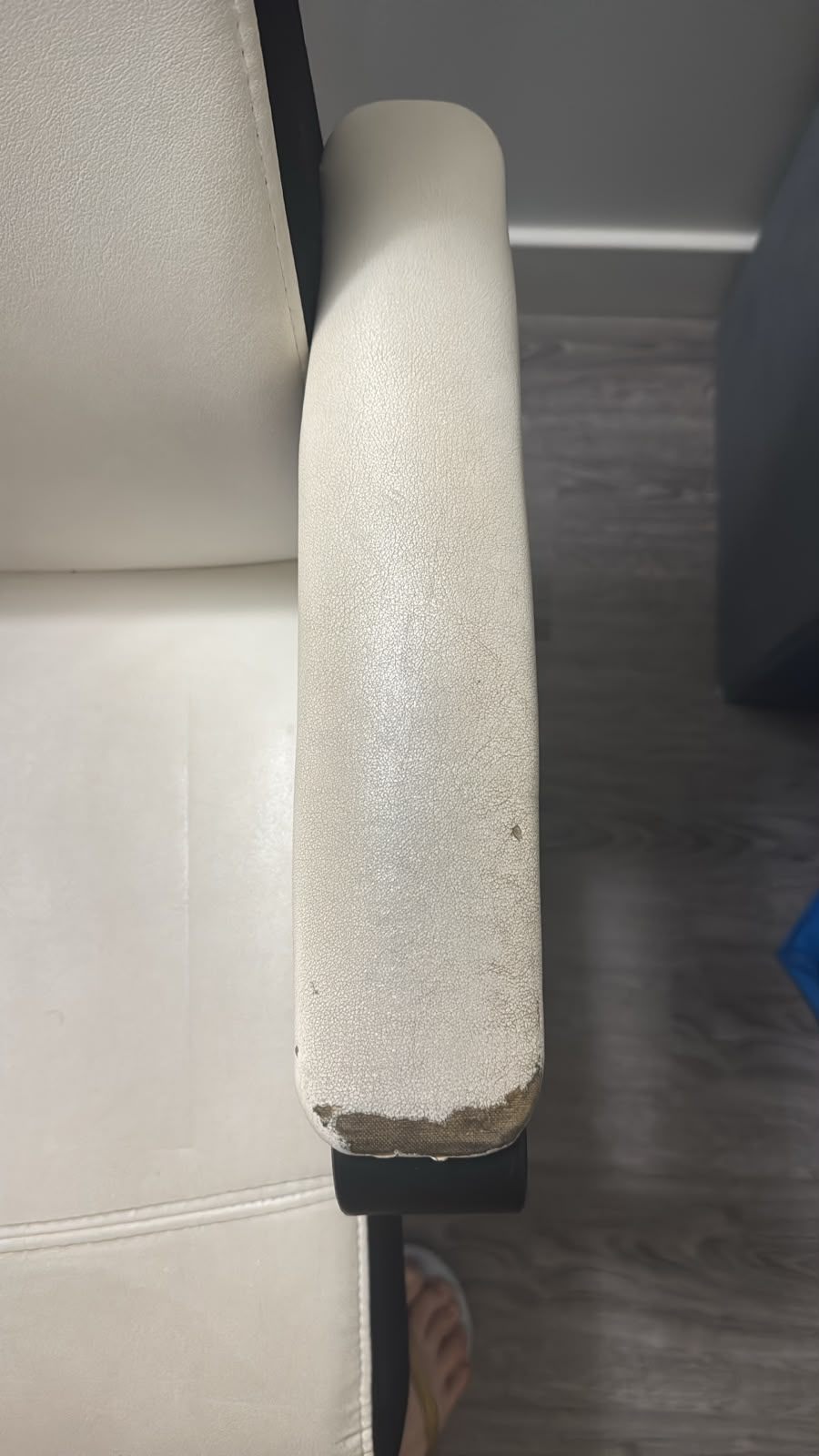 White Faux Leather Office Chair - photo 4