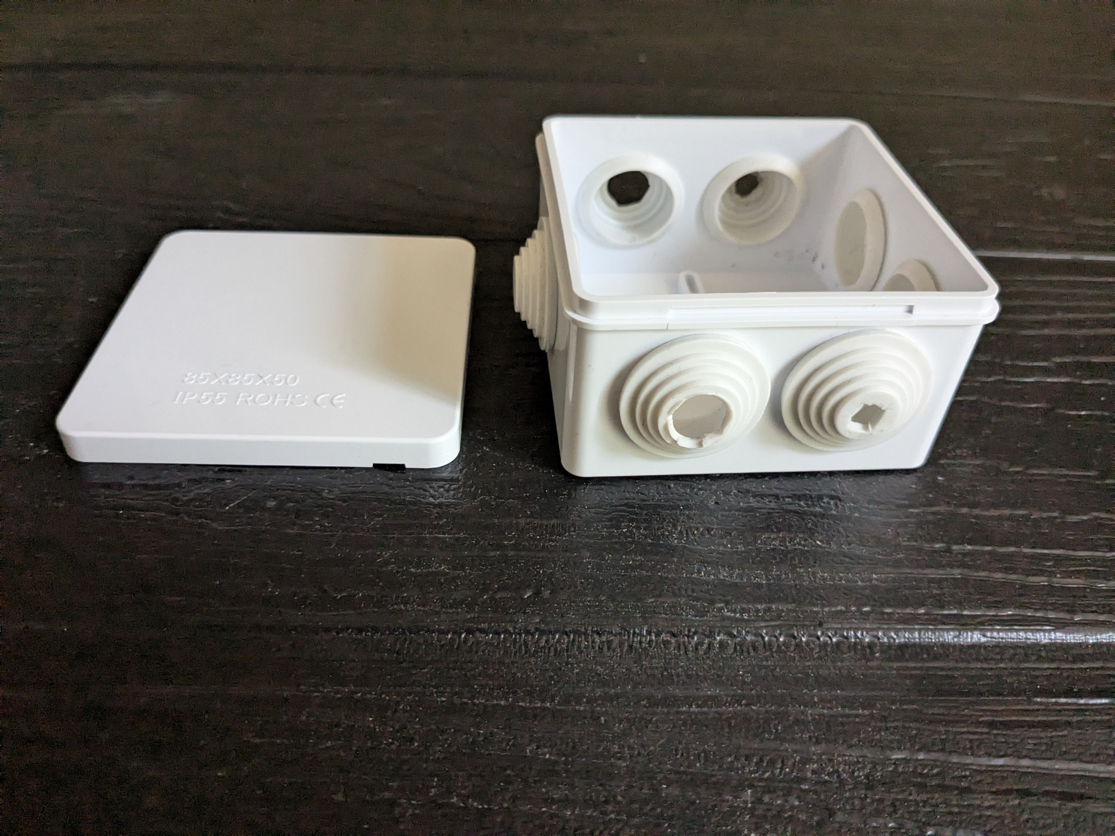 FREE:  Junction Box (85mmx85mmx50mm) - photo 2