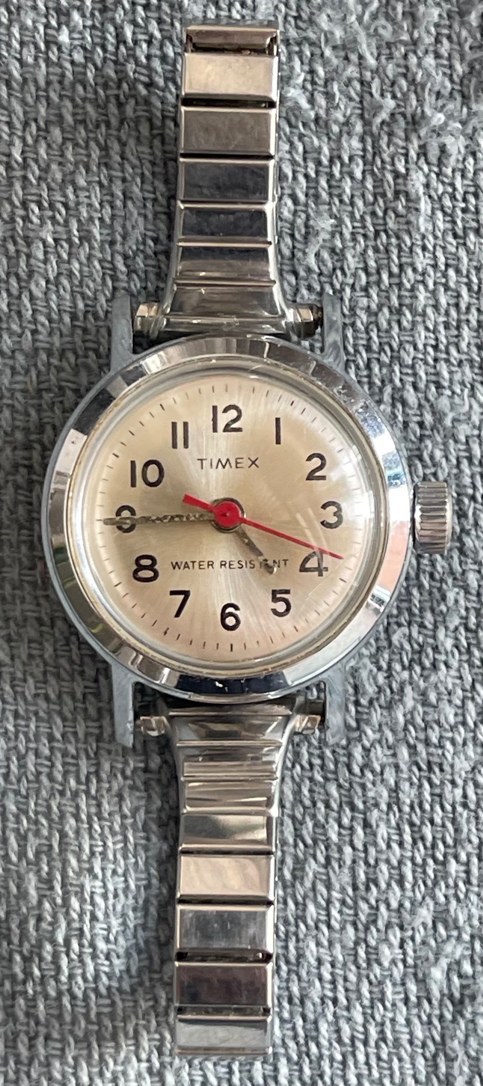 Vintage 70s Women’s Timex Wind-Up Watch – Speidel Band
