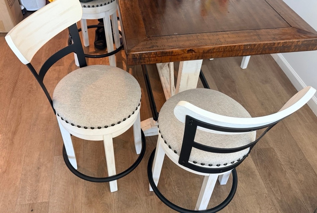 Counter Height Bar Stools (Pair)