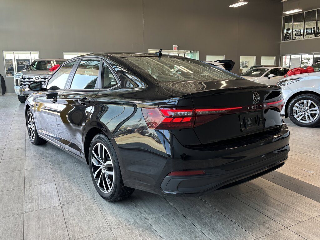 2025 Volkswagen Jetta - photo 3