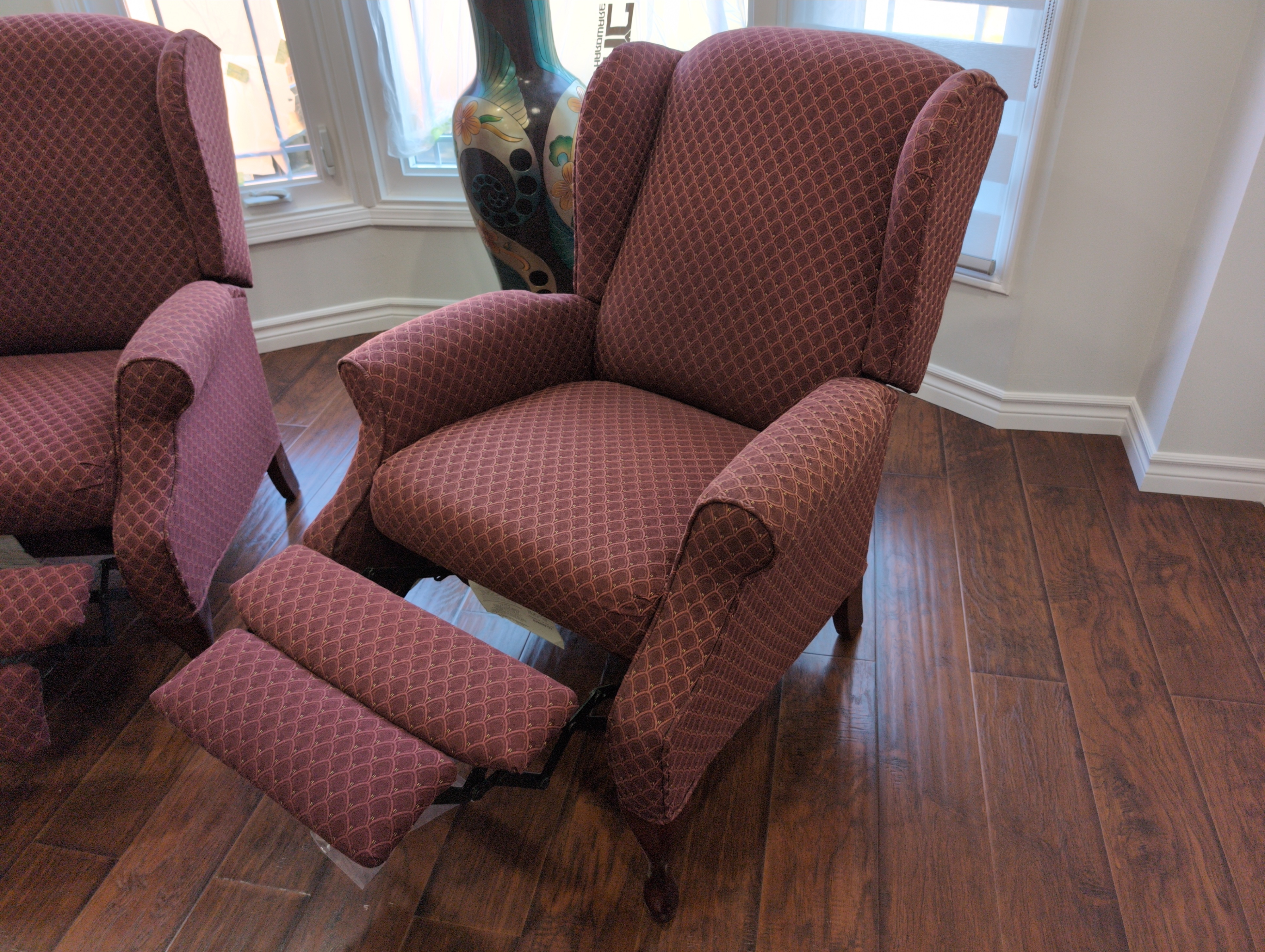 Red fabric recliner chairs $100. Each - photo 3